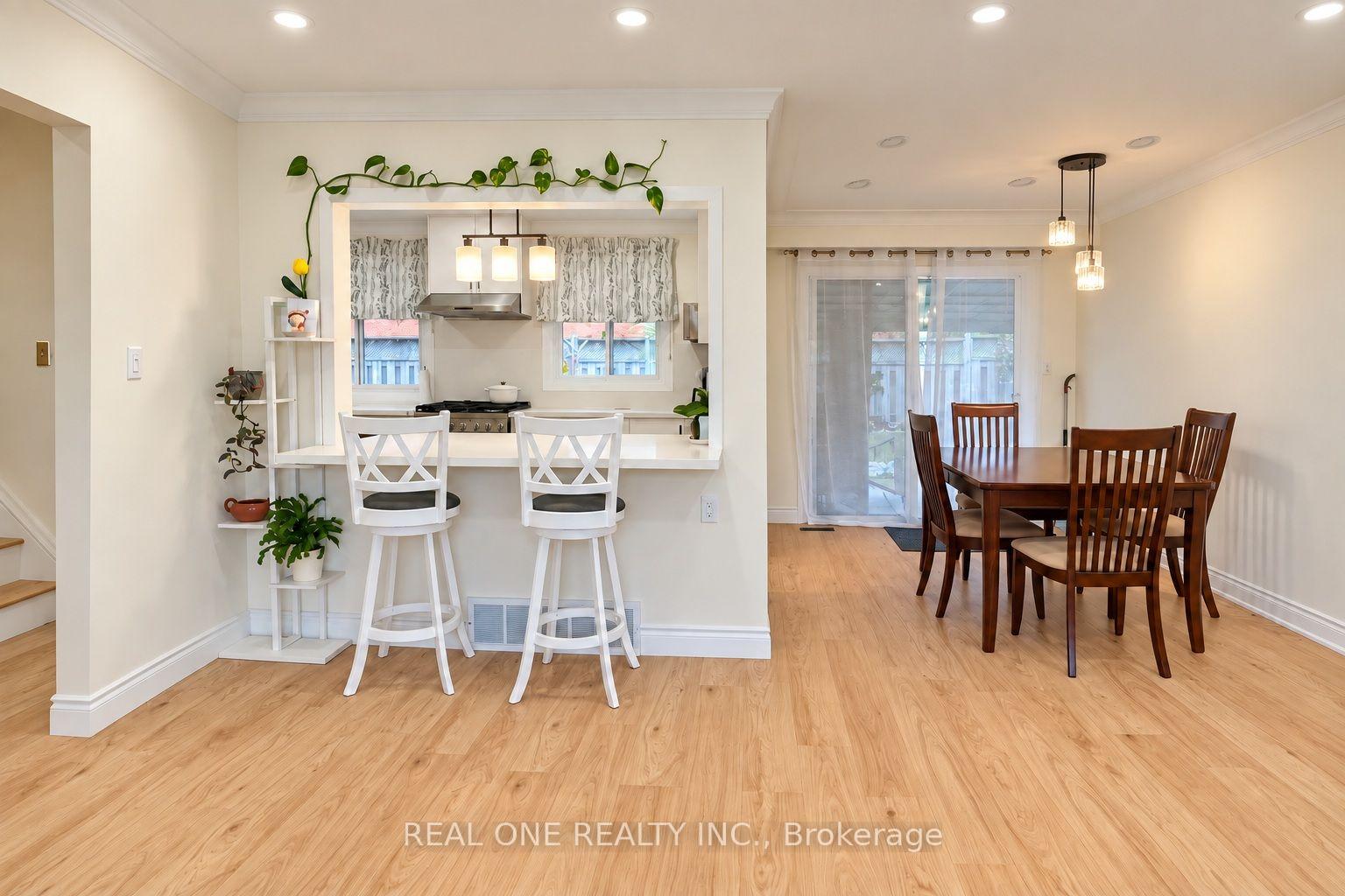 Photo 6 of Unit Upper, 41 Marlowe Drive, Hamilton, Rolston — HOMEH