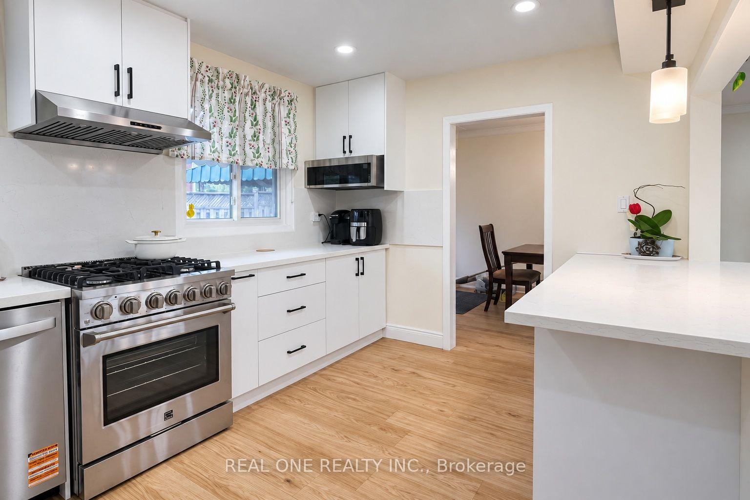 Photo 9 of Unit Upper, 41 Marlowe Drive, Hamilton, Rolston — HOMEH