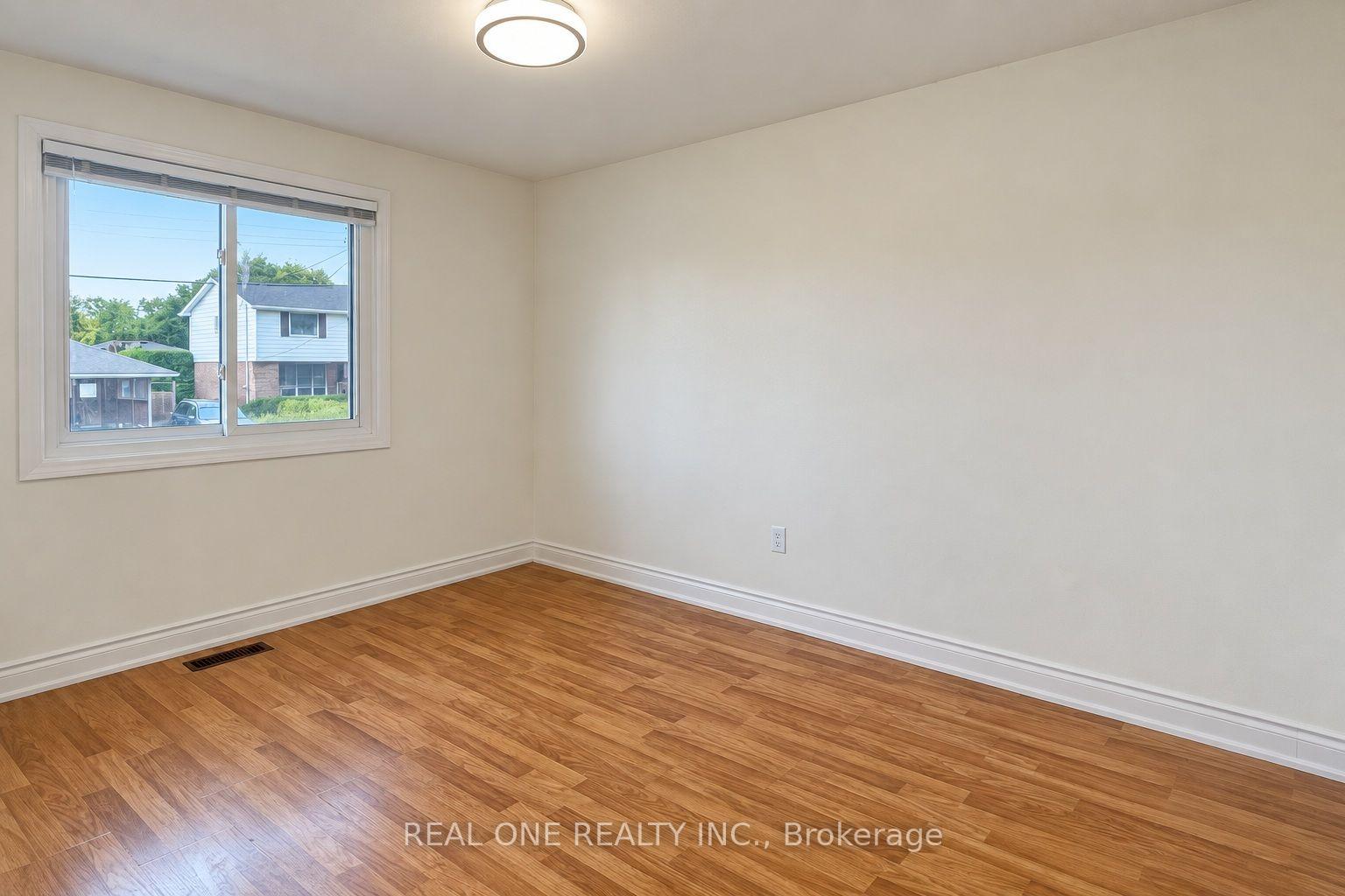 Photo 18 of Unit Upper, 41 Marlowe Drive, Hamilton, Rolston — HOMEH
