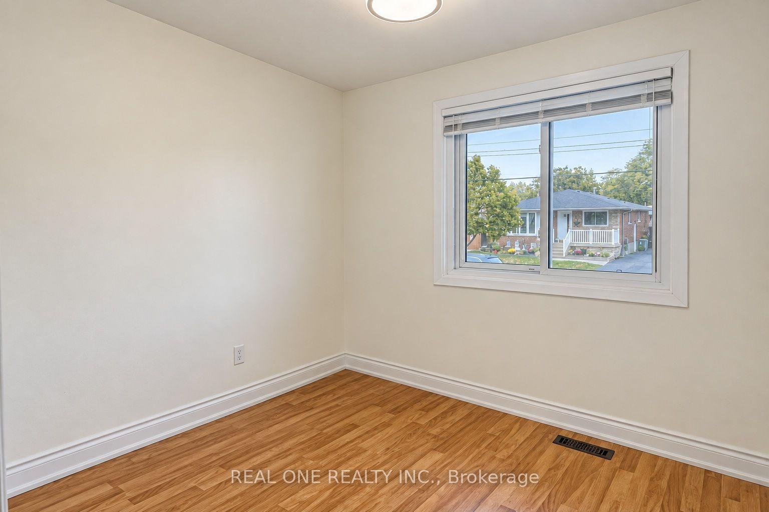 Photo 20 of Unit Upper, 41 Marlowe Drive, Hamilton, Rolston — HOMEH