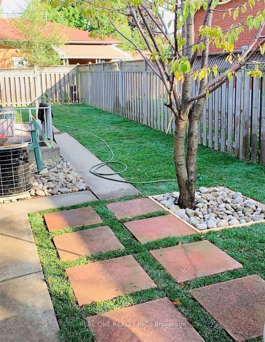 Photo 26 of Unit Upper, 41 Marlowe Drive, Hamilton, Rolston — HOMEH