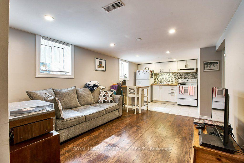 Photo 2 of Unit Lower, 304 Palmerston Avenue, Whitby, Williamsburg — HOMEH
