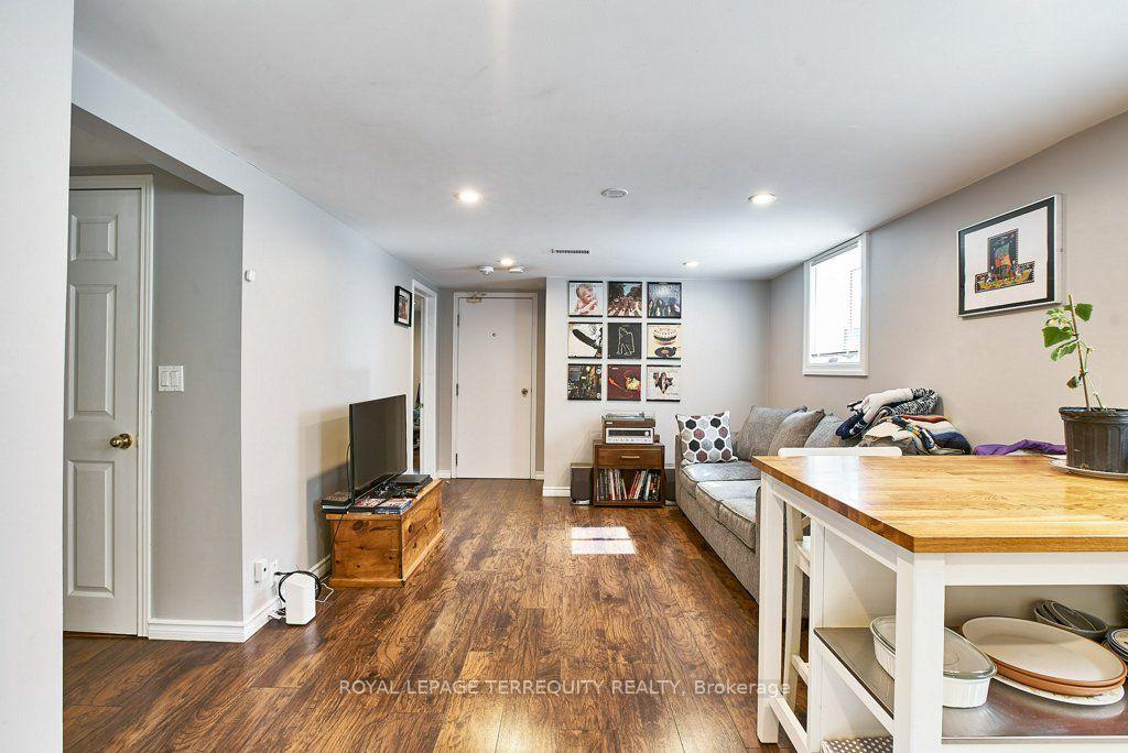 Photo 3 of Unit Lower, 304 Palmerston Avenue, Whitby, Williamsburg — HOMEH