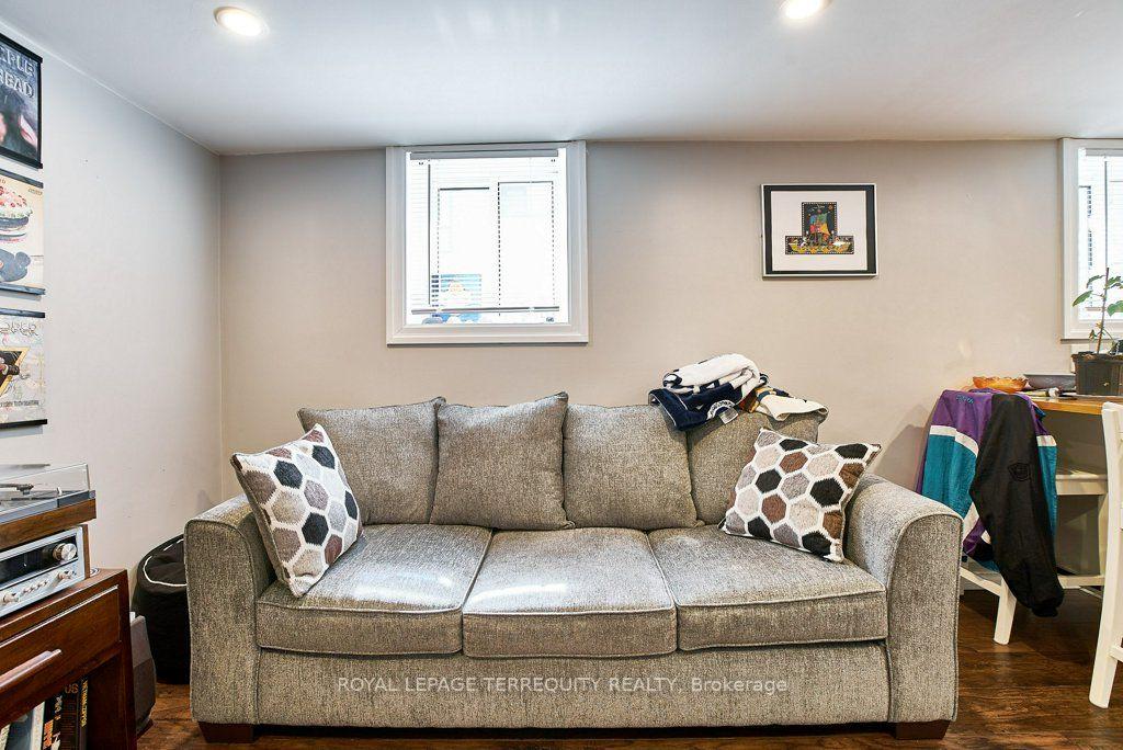 Photo 4 of Unit Lower, 304 Palmerston Avenue, Whitby, Williamsburg — HOMEH