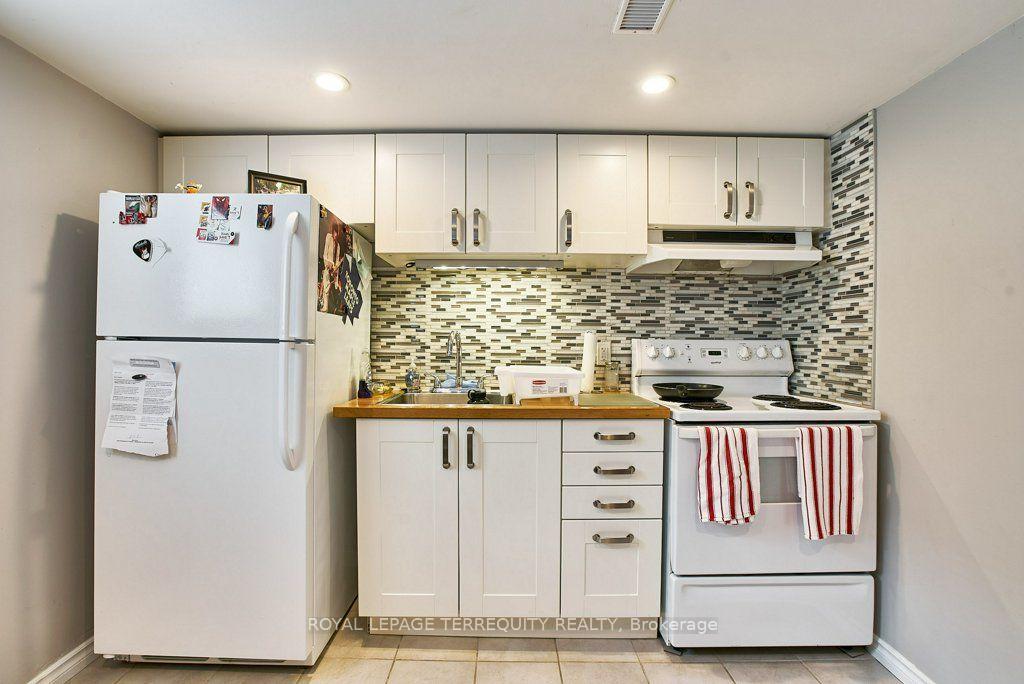 Photo 6 of Unit Lower, 304 Palmerston Avenue, Whitby, Williamsburg — HOMEH