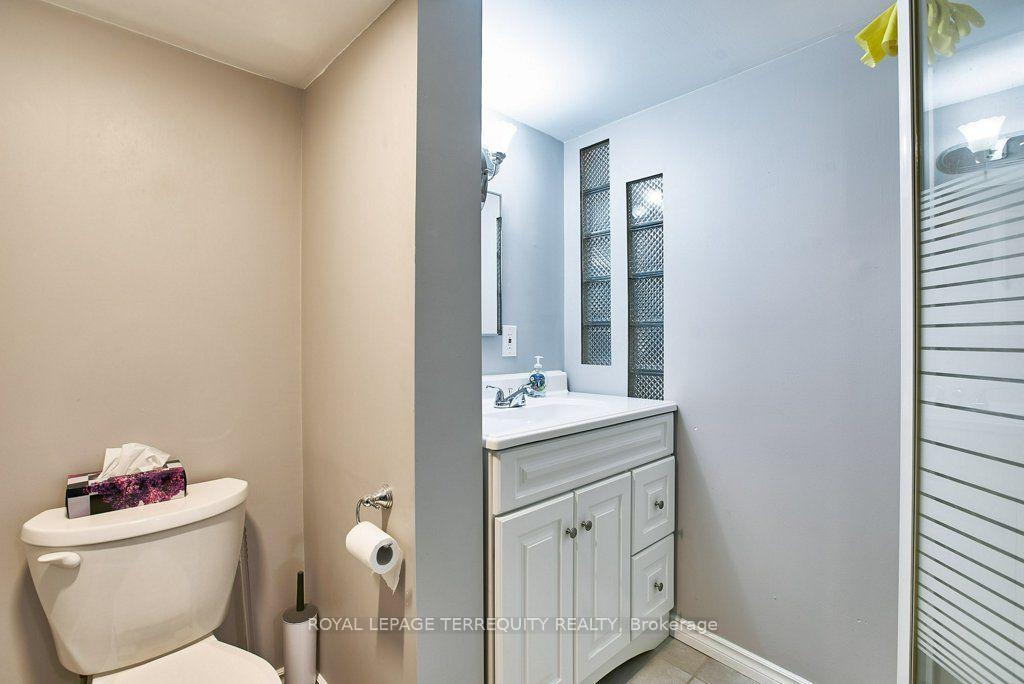 Photo 10 of Unit Lower, 304 Palmerston Avenue, Whitby, Williamsburg — HOMEH