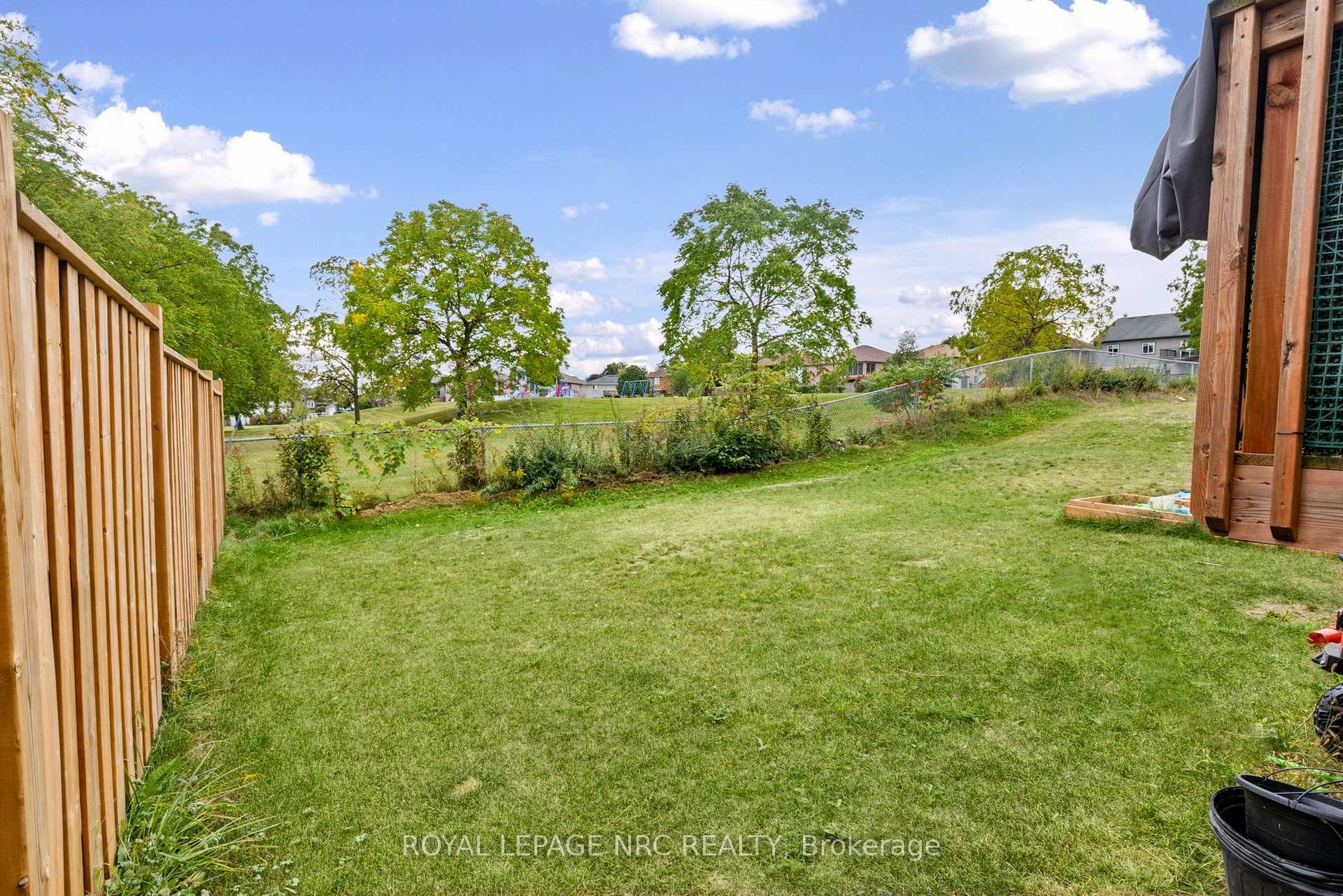 Photo 4 of 10 Oriole Crescent, Port Colborne, Main Street — HOMEH