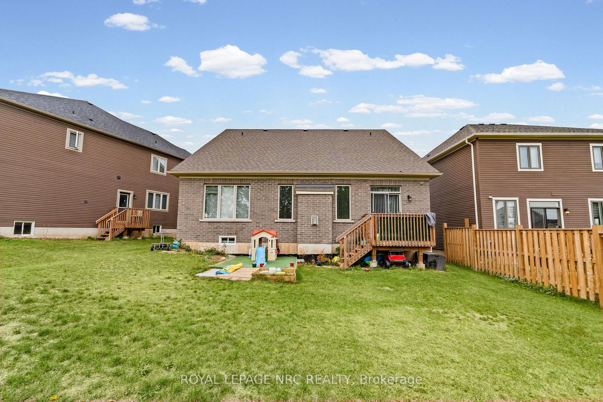 Photo 6 of 10 Oriole Crescent, Port Colborne, Main Street — HOMEH