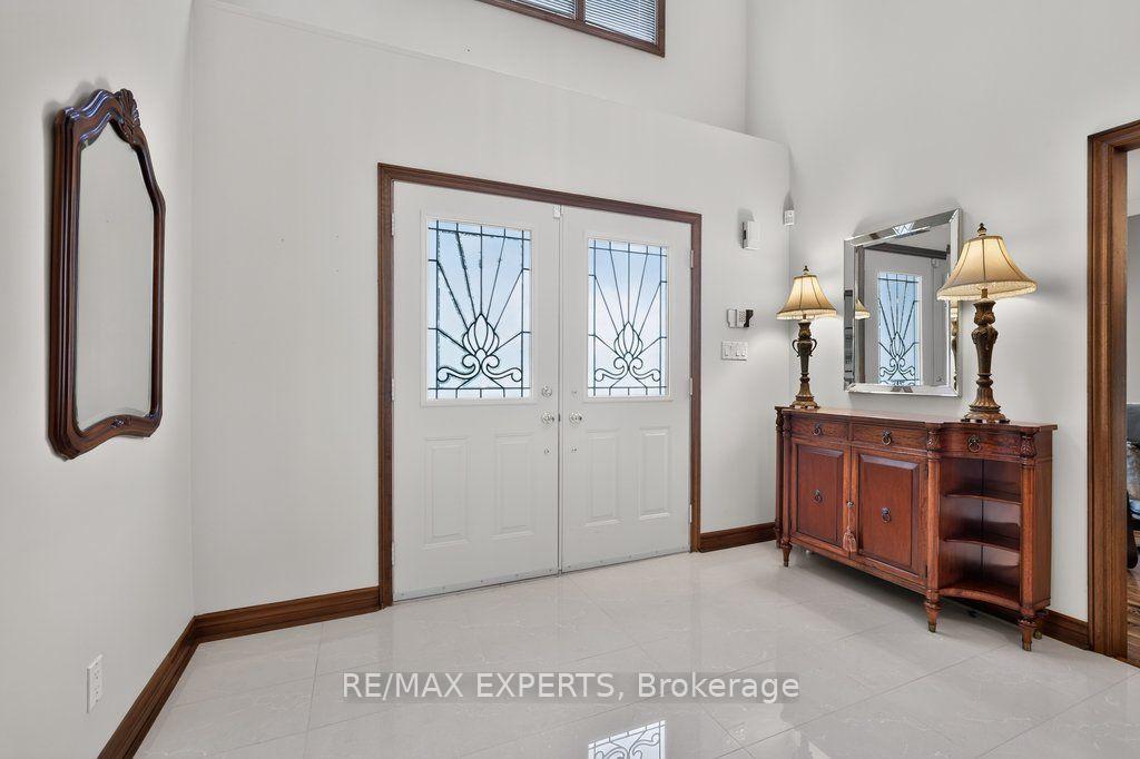 Photo 4 of 96 Benjamin Drive, Vaughan, East Woodbridge — HOMEH
