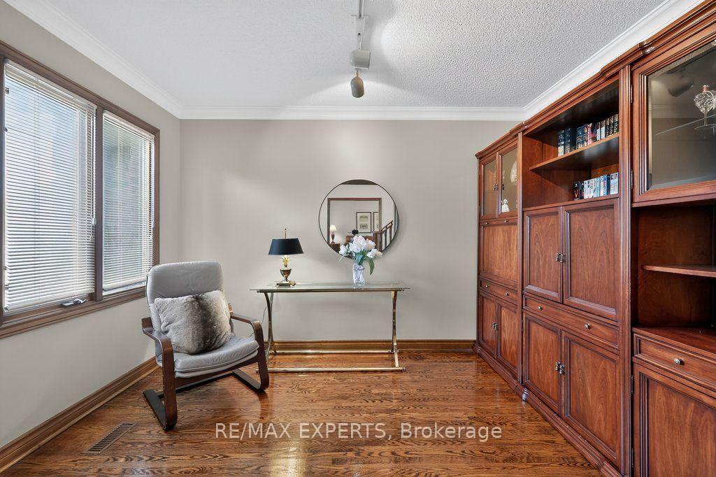 Photo 6 of 96 Benjamin Drive, Vaughan, East Woodbridge — HOMEH