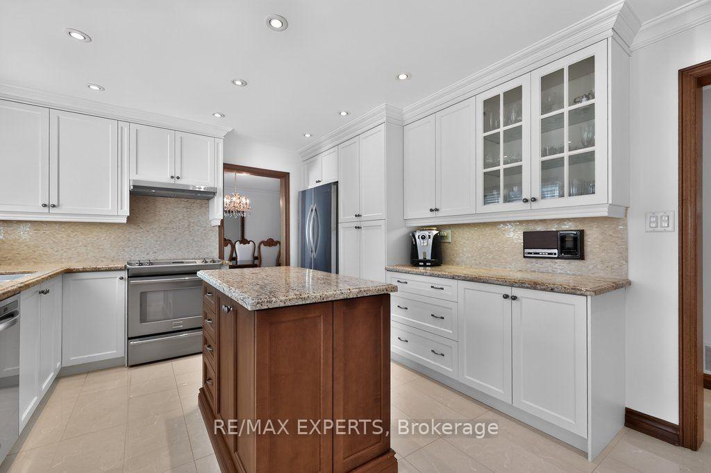 Photo 11 of 96 Benjamin Drive, Vaughan, East Woodbridge — HOMEH