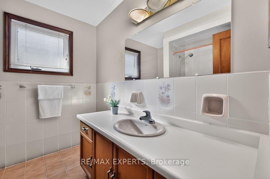 Photo 24 of 96 Benjamin Drive, Vaughan, East Woodbridge — HOMEH