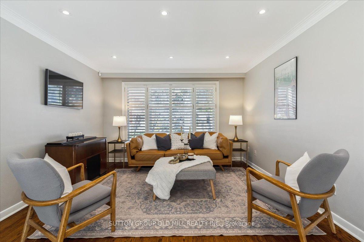 Photo 3 of 2A Elton Crescent, Etobicoke, Long Branch — HOMEH