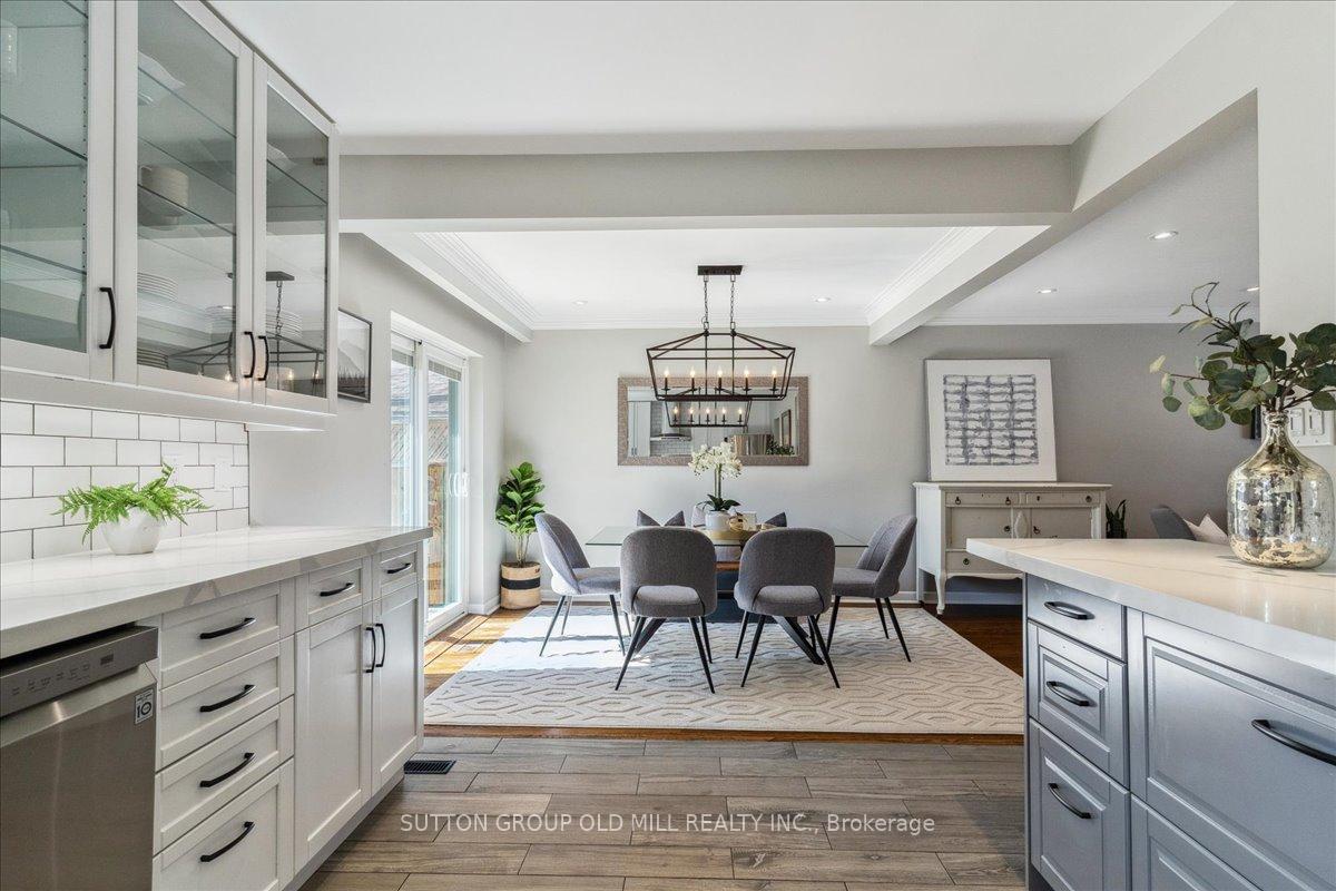 Photo 7 of 2A Elton Crescent, Etobicoke, Long Branch — HOMEH