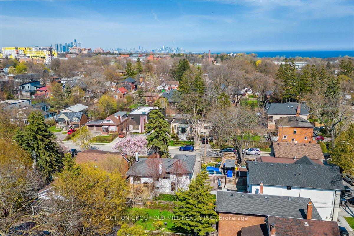 Photo 16 of 2A Elton Crescent, Etobicoke, Long Branch — HOMEH
