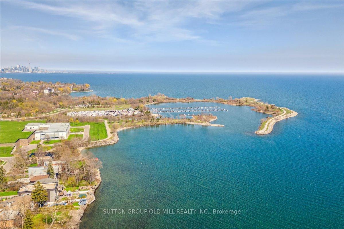 Photo 19 of 2A Elton Crescent, Etobicoke, Long Branch — HOMEH