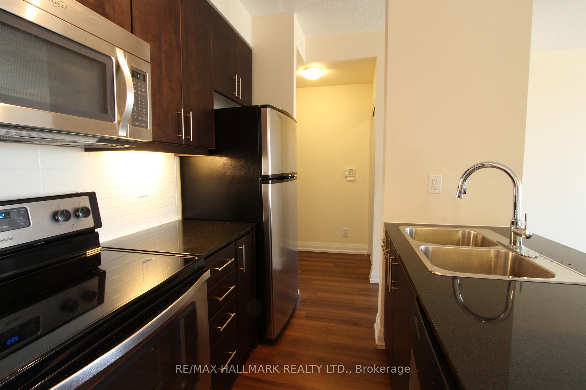 Photo 7 of Unit 704, 85 The Donway, North York, Banbury-Don Mills — HOMEH
