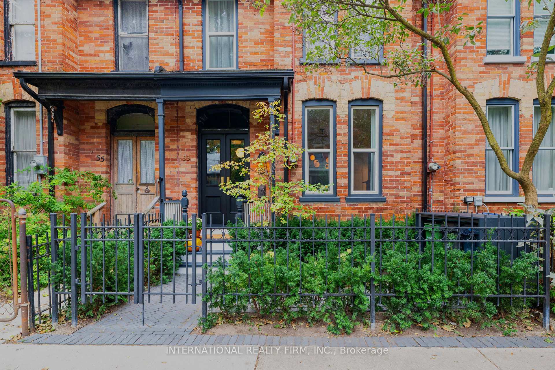 Photo 3 of 53 Spruce Street, Toronto, Cabbagetown-South St. James Town — HOMEH