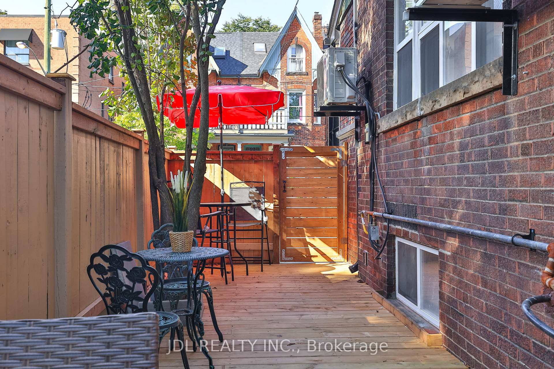 Photo 5 of 5 Sorauren Avenue, Toronto, Roncesvalles — HOMEH
