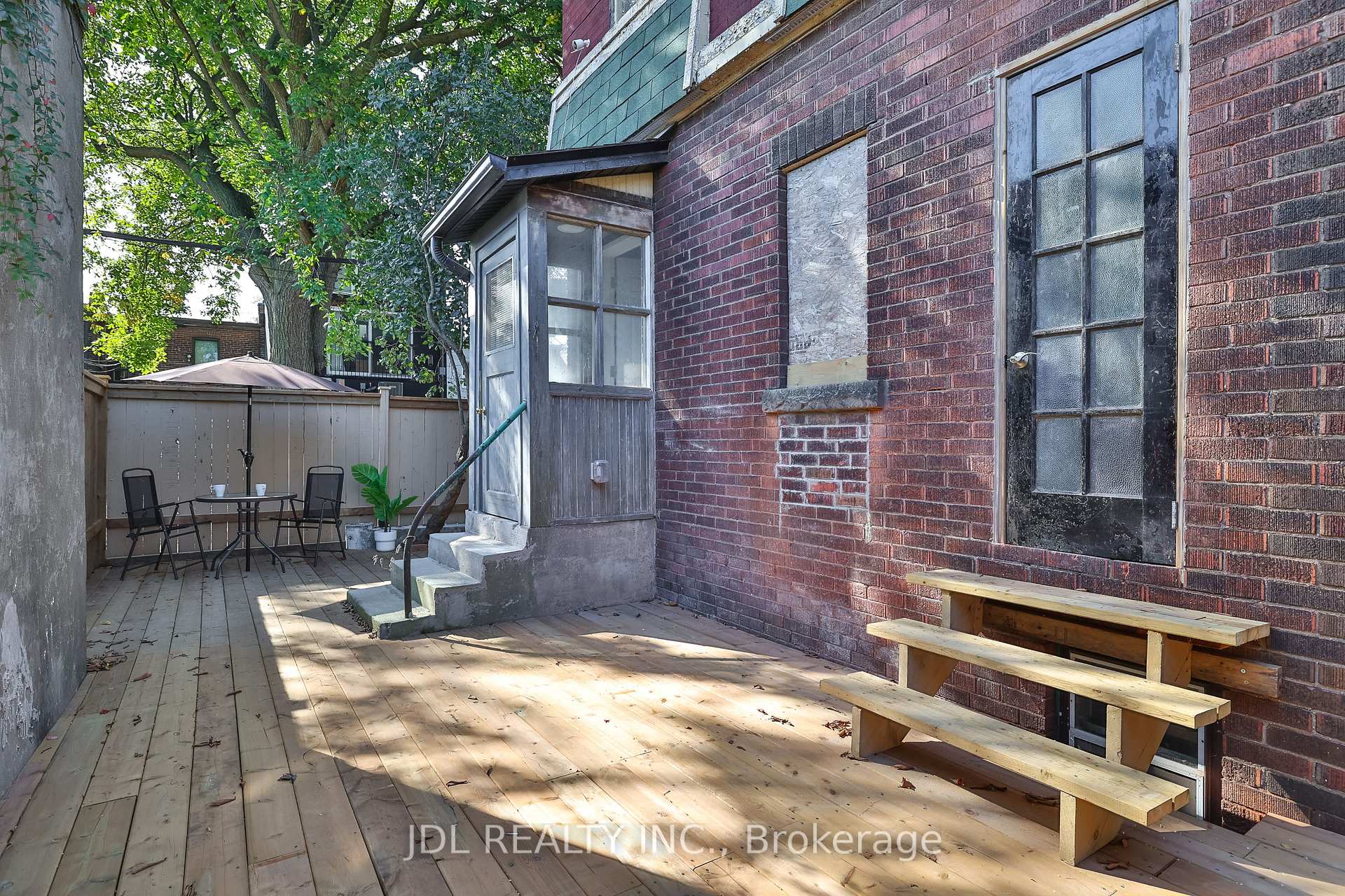 Photo 12 of 5 Sorauren Avenue, Toronto, Roncesvalles — HOMEH