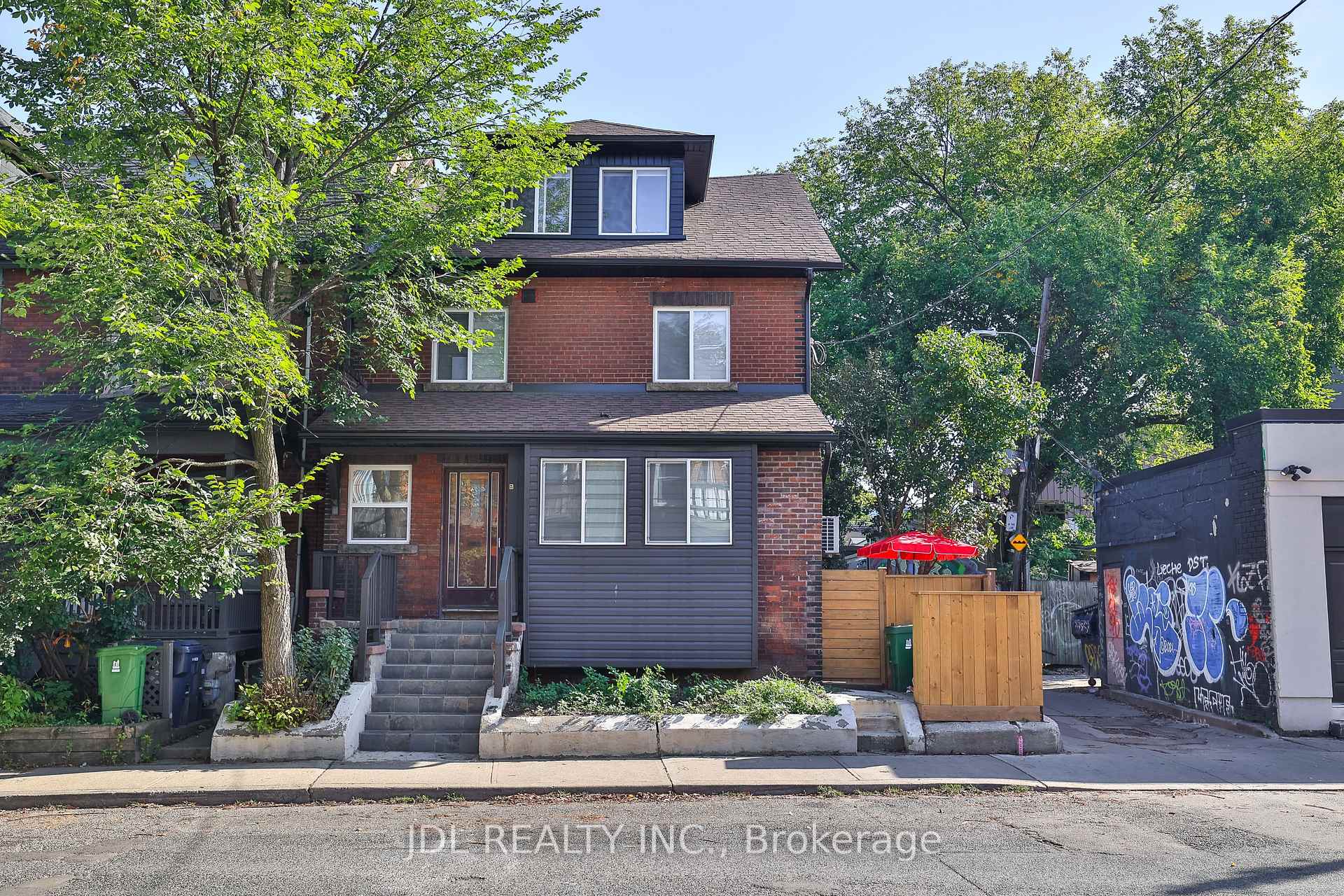 Photo 25 of 5 Sorauren Avenue, Toronto, Roncesvalles — HOMEH