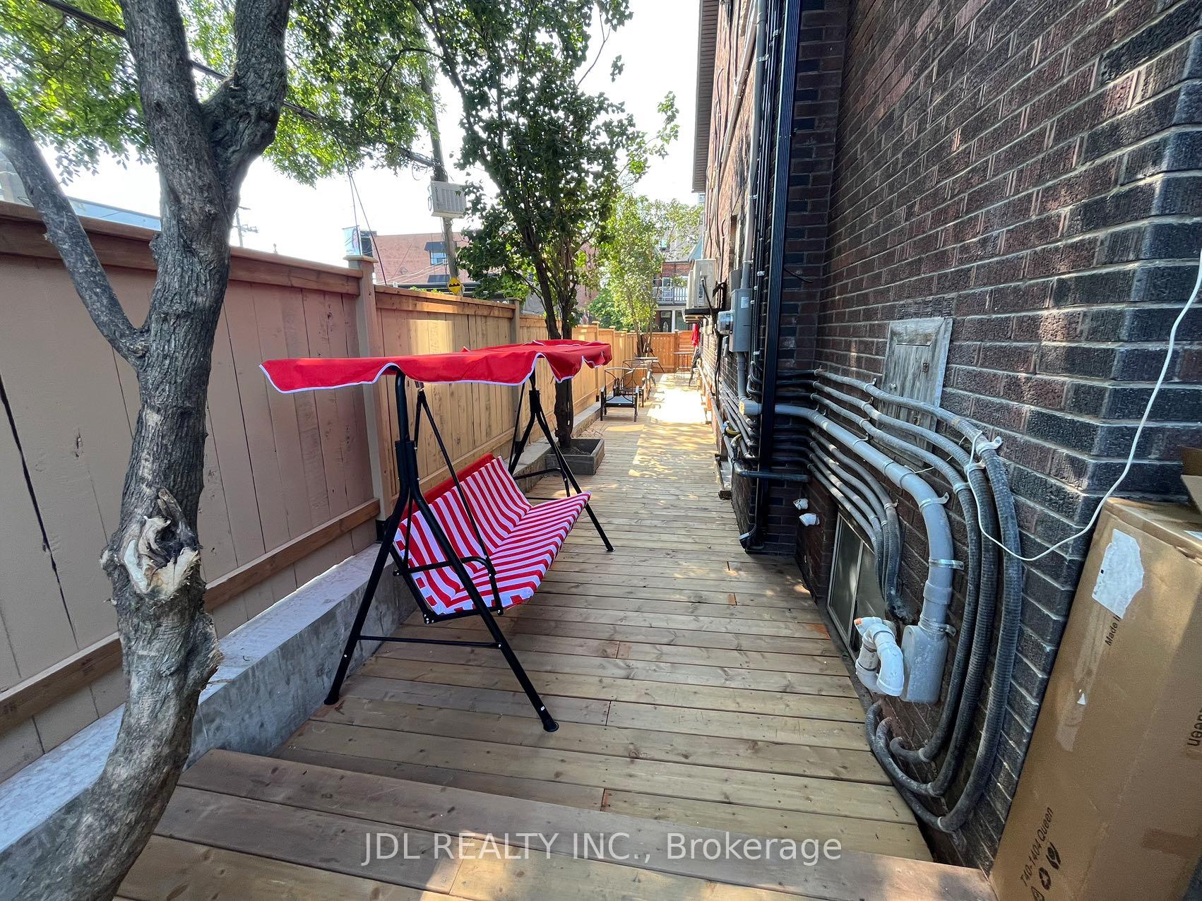 Photo 32 of 5 Sorauren Avenue, Toronto, Roncesvalles — HOMEH