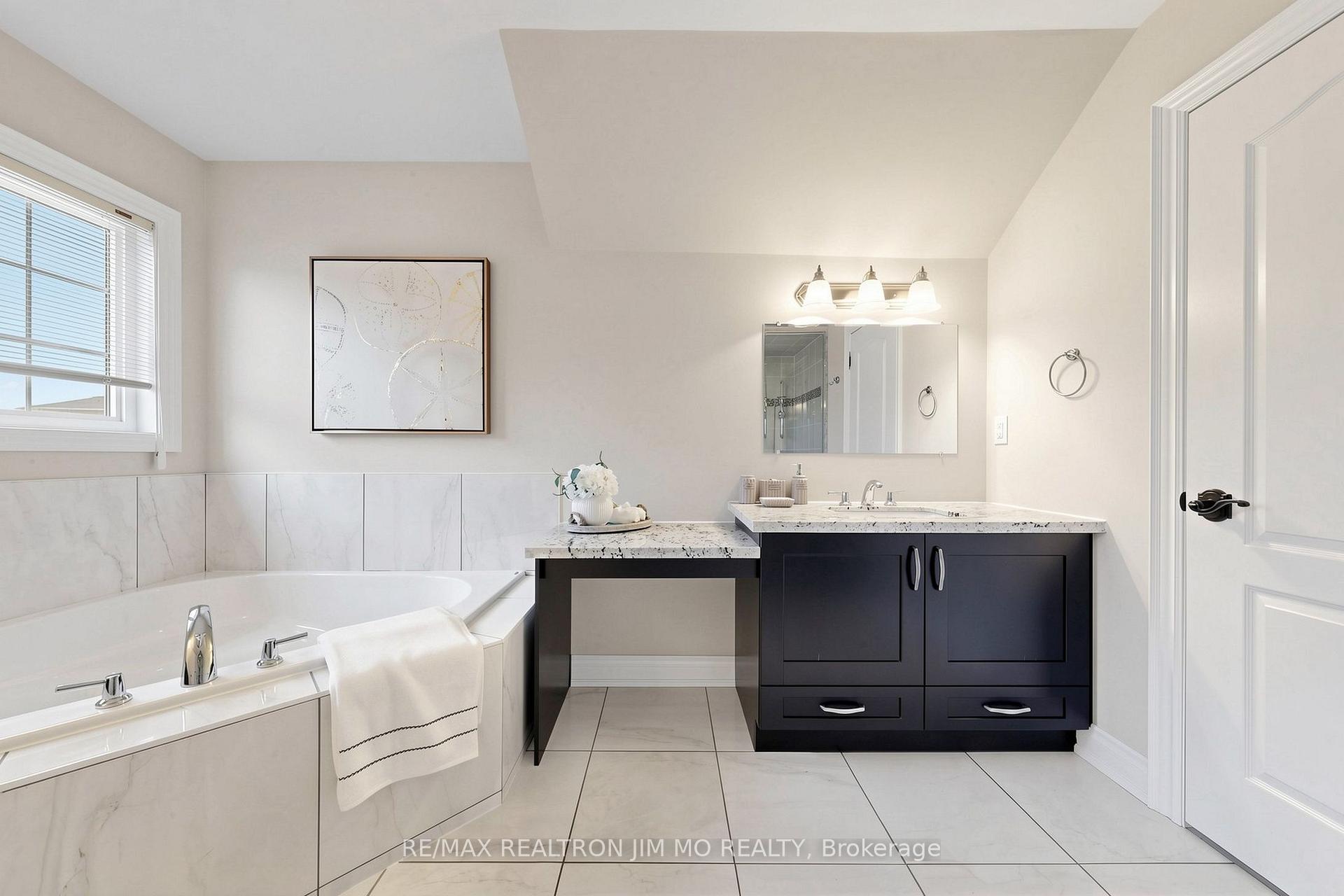Photo 40 of 18 Tralee Court, Markham, Devil's Elbow — HOMEH