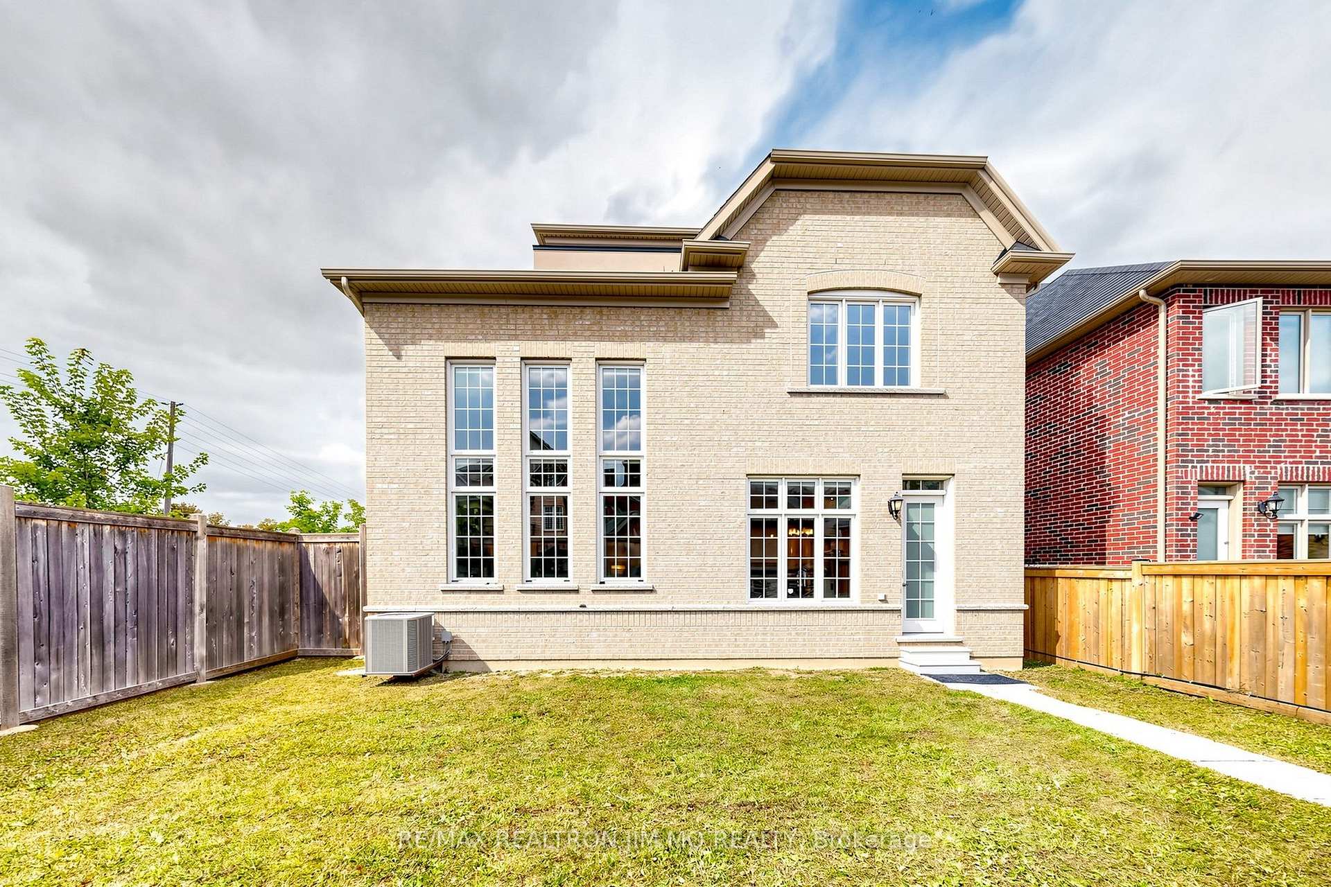 Photo 41 of 18 Tralee Court, Markham, Devil's Elbow — HOMEH