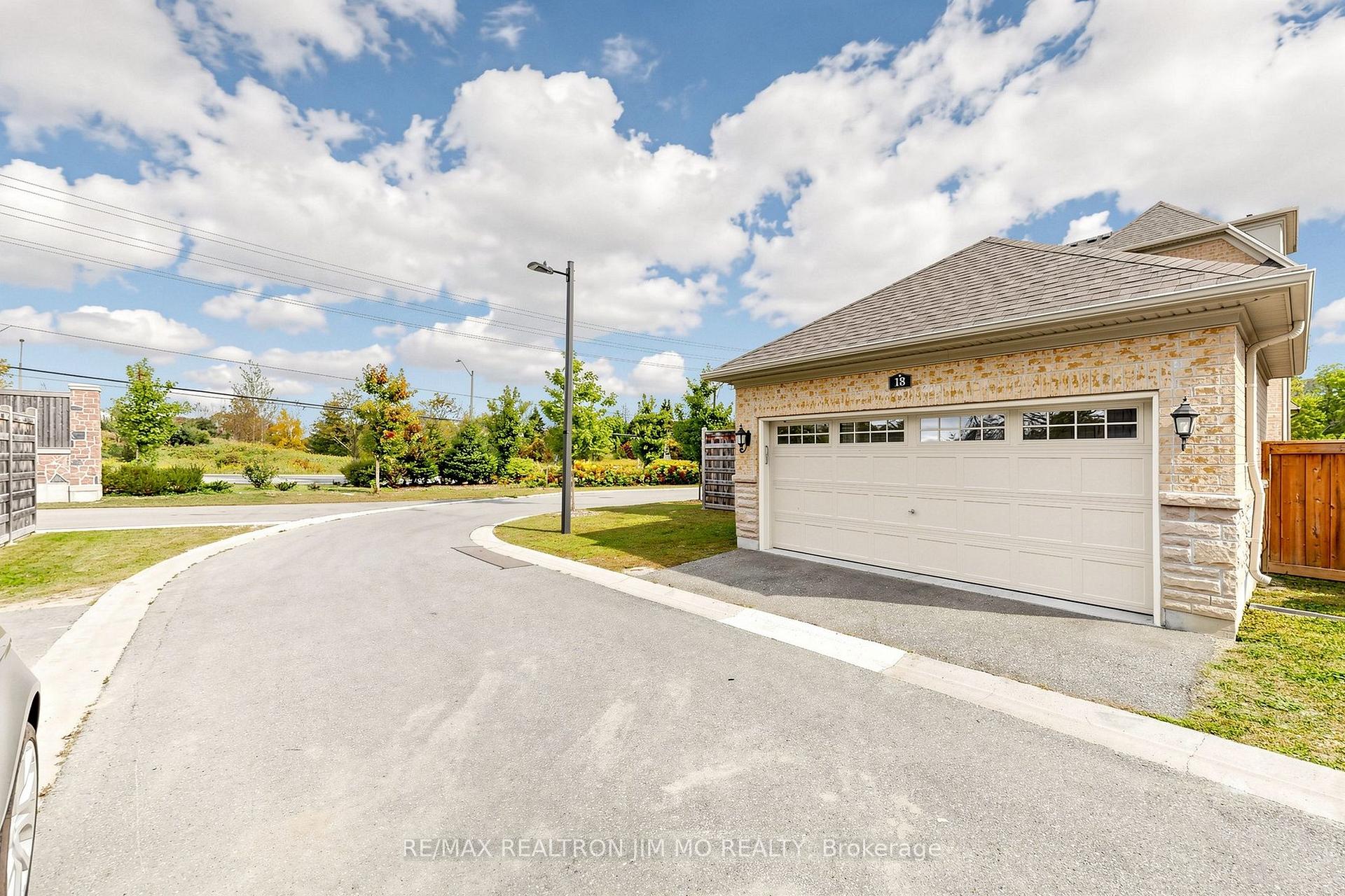 Photo 43 of 18 Tralee Court, Markham, Devil's Elbow — HOMEH