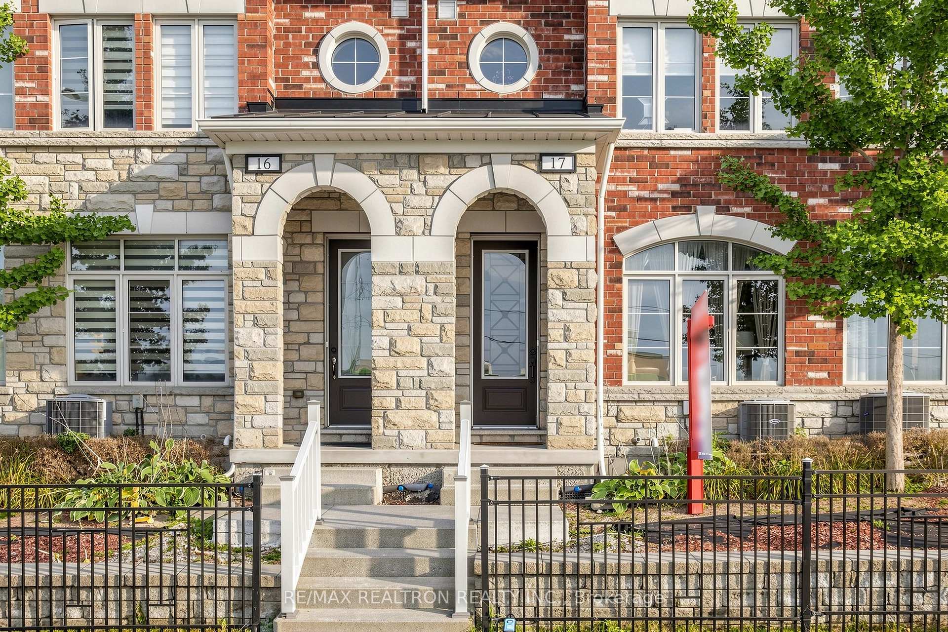 Photo of Unit 17, 1331 Major Mackenzie Drive W