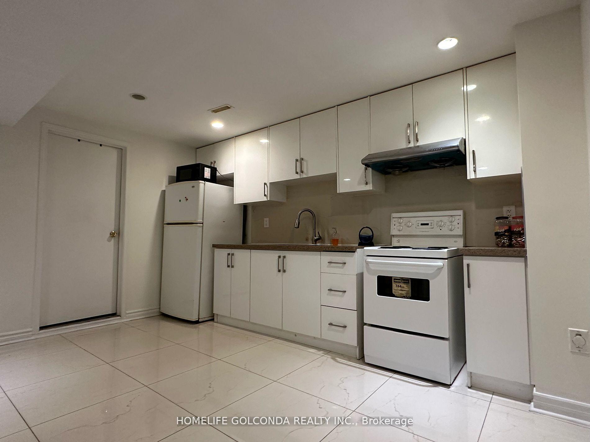 Photo 2 of 37 Halder Crescent, Markham, Milliken Mills East — HOMEH