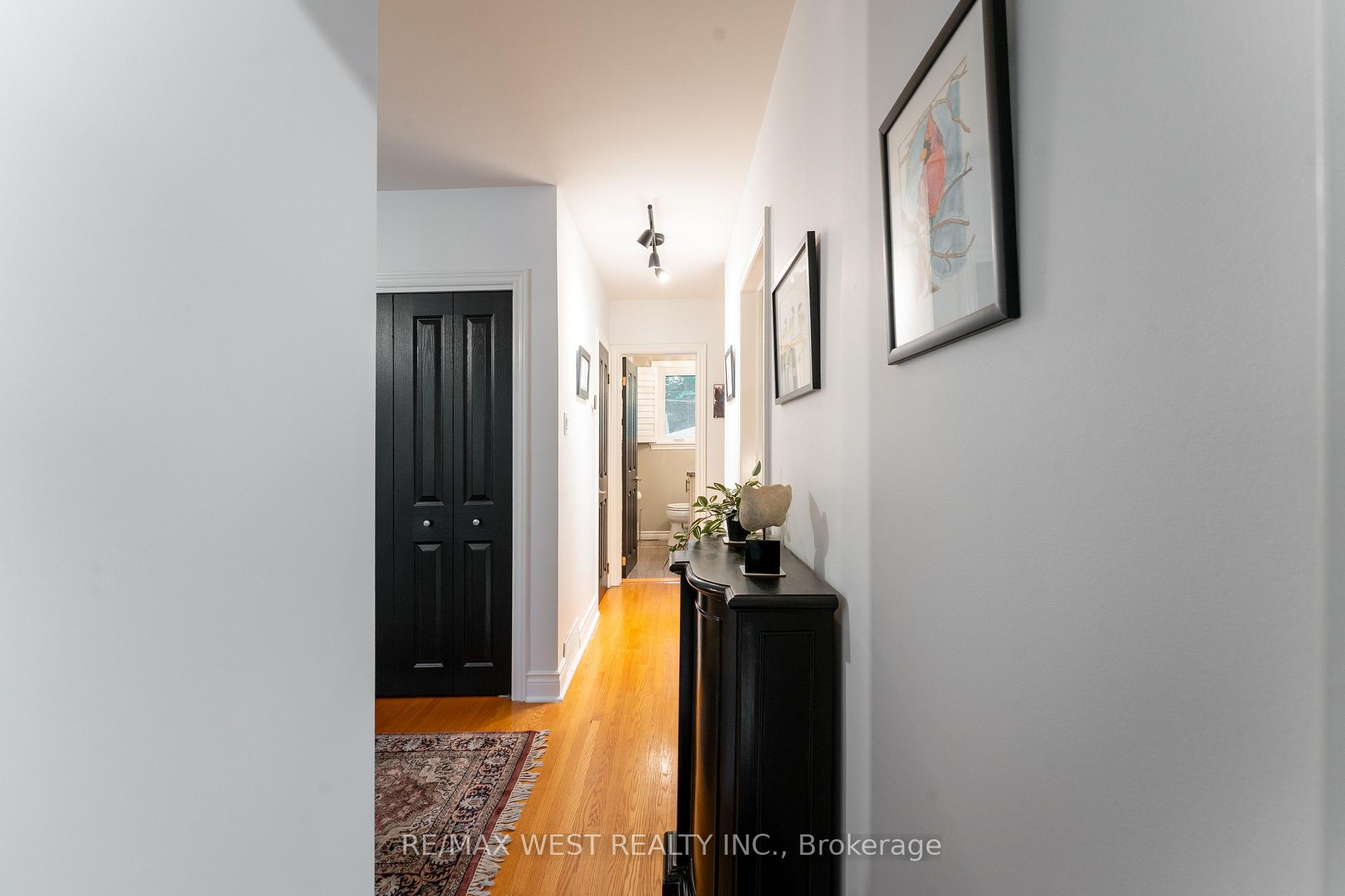 Photo 8 of 59 Landfair Crescent, Scarborough, Woburn — HOMEH