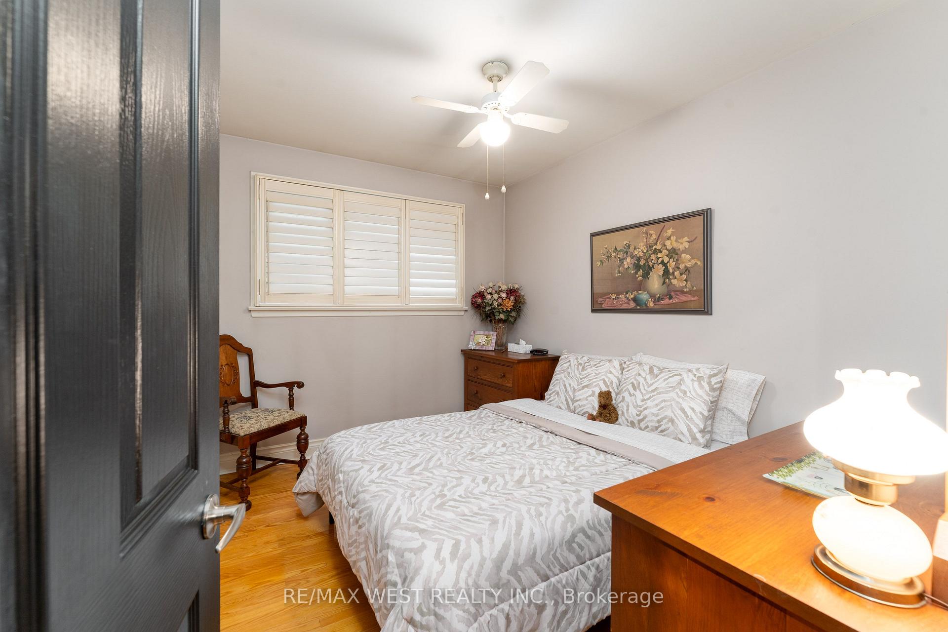 Photo 9 of 59 Landfair Crescent, Scarborough, Woburn — HOMEH