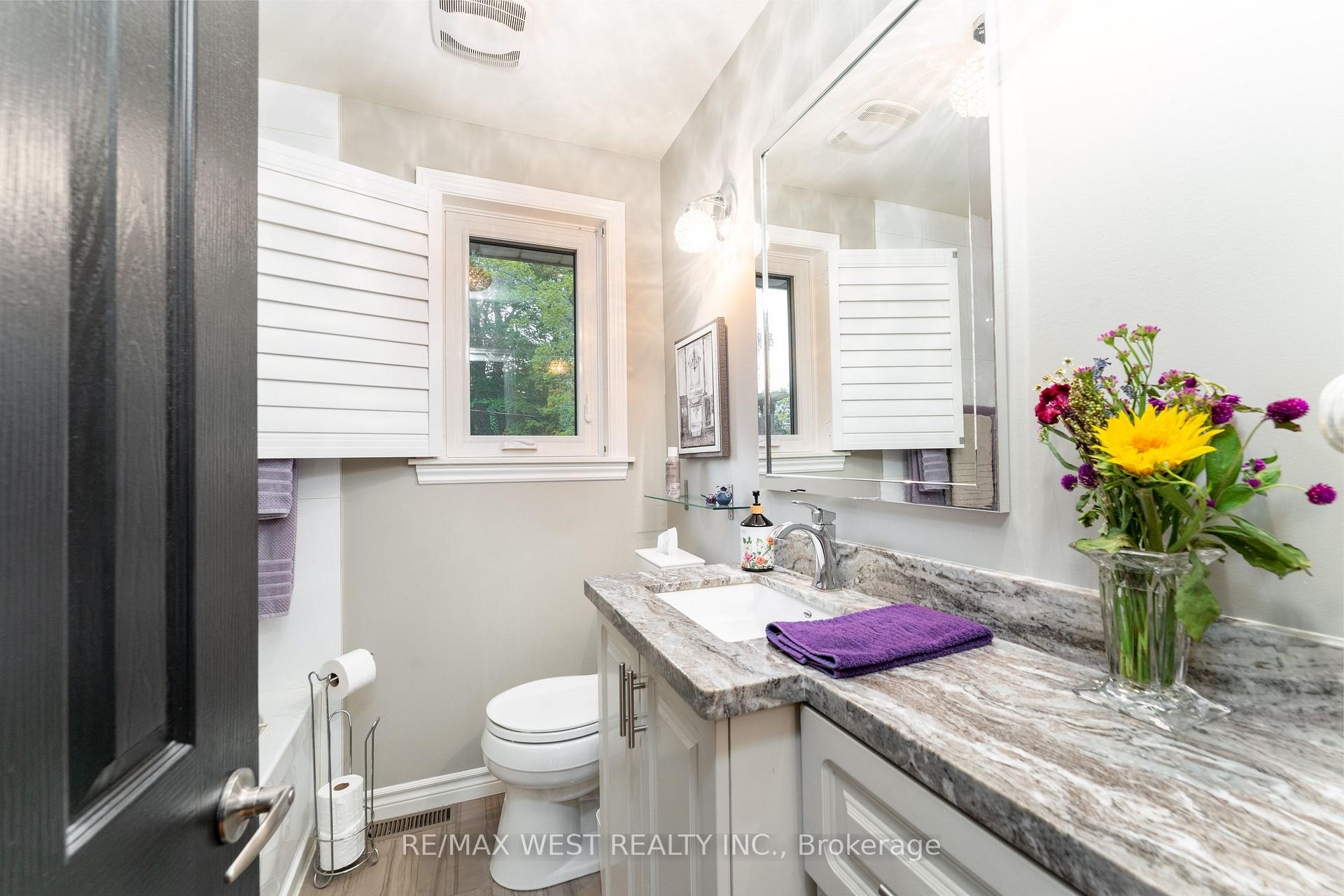 Photo 12 of 59 Landfair Crescent, Scarborough, Woburn — HOMEH