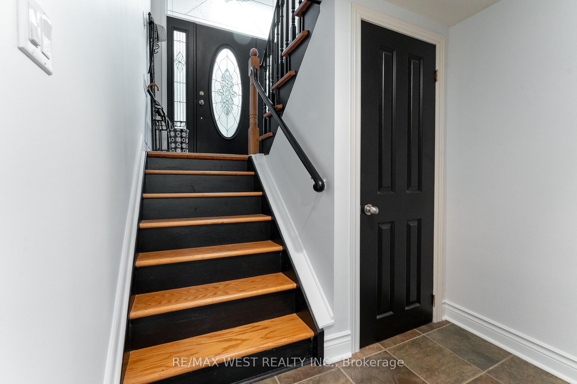 Photo 28 of 59 Landfair Crescent, Scarborough, Woburn — HOMEH