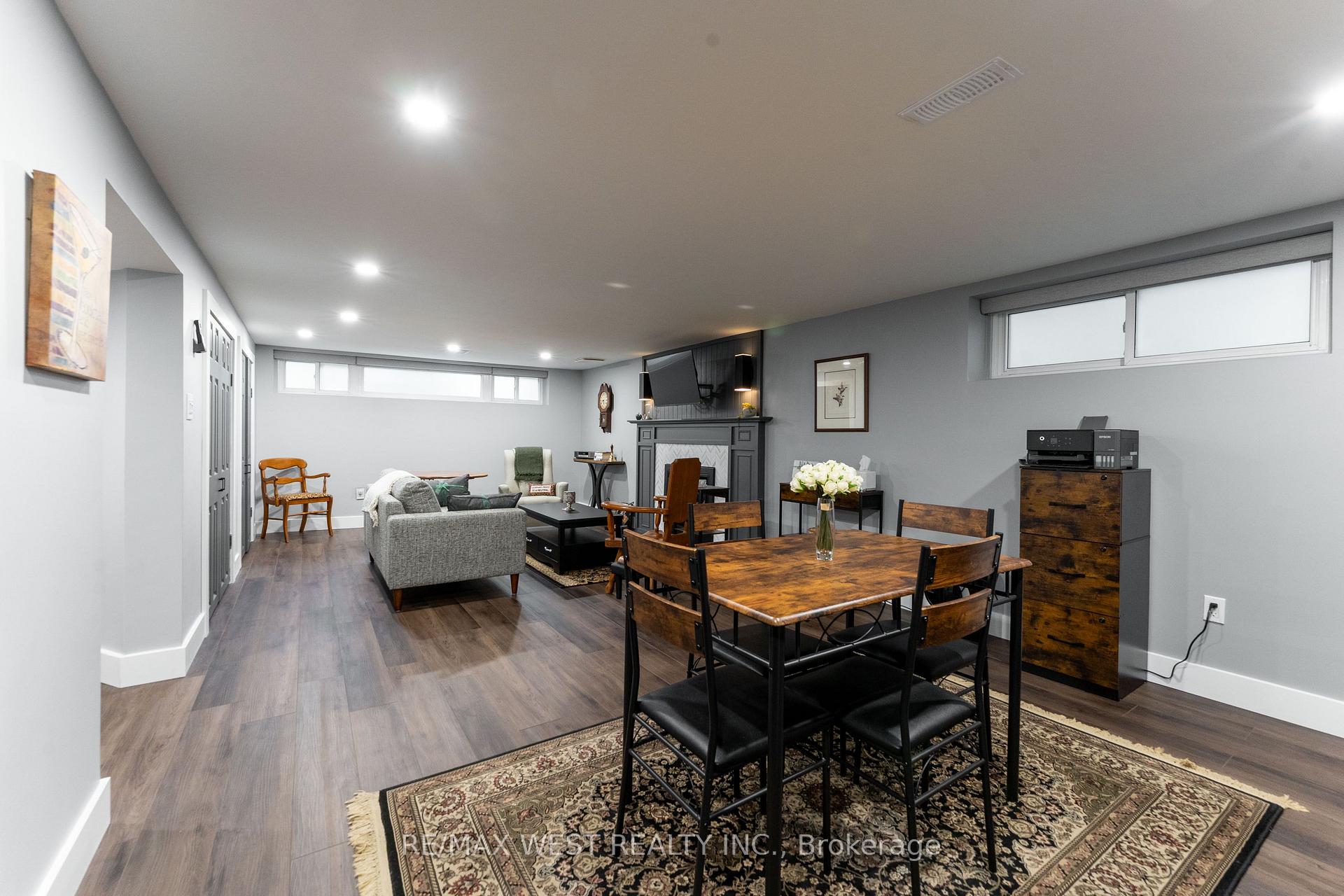 Photo 32 of 59 Landfair Crescent, Scarborough, Woburn — HOMEH