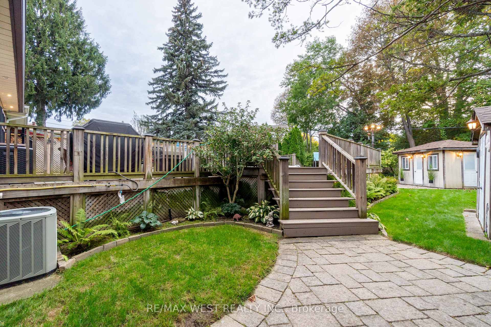 Photo 35 of 59 Landfair Crescent, Scarborough, Woburn — HOMEH