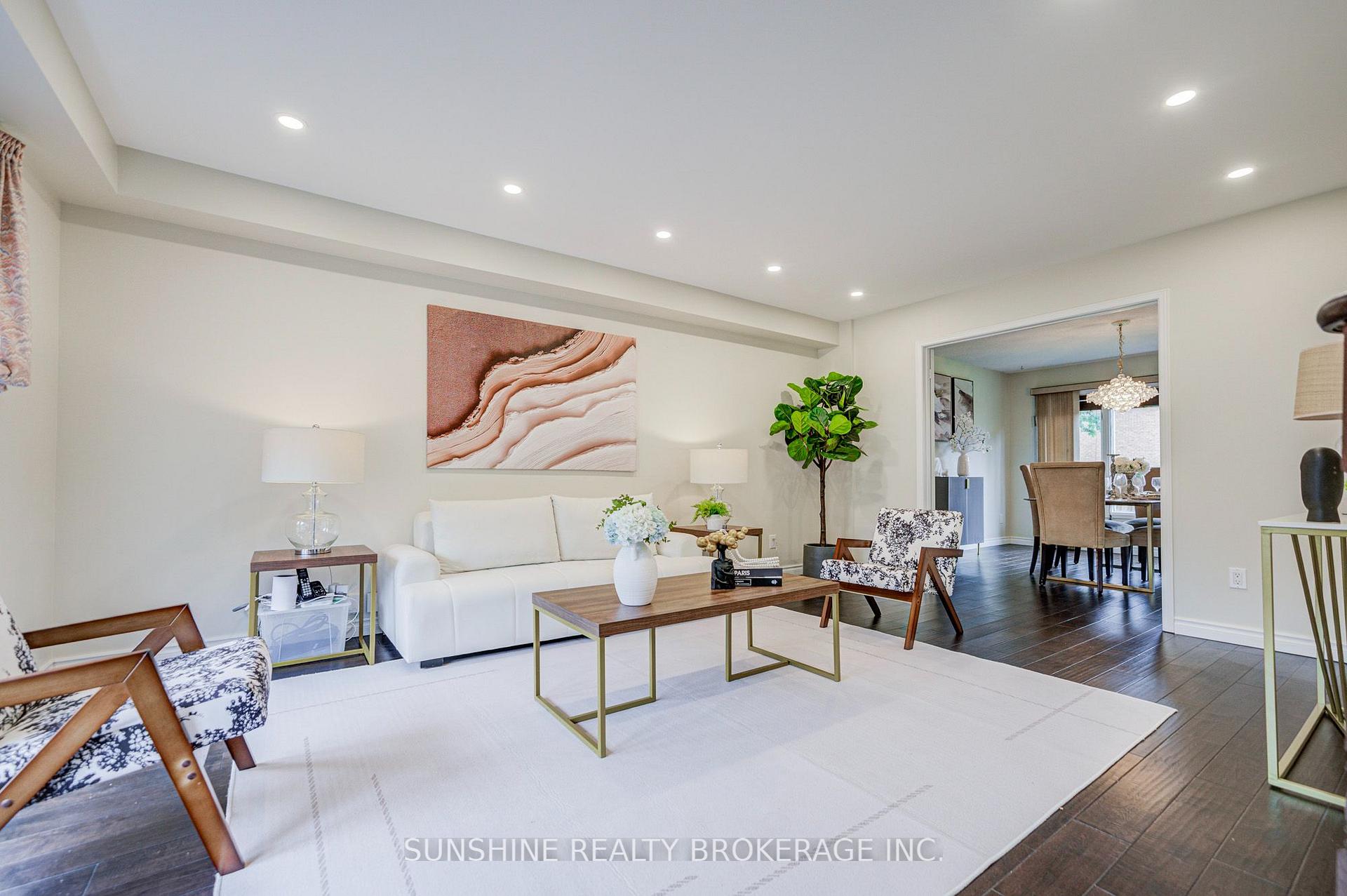 Photo 5 of 23 Parsborough Court, Scarborough, Rouge — HOMEH