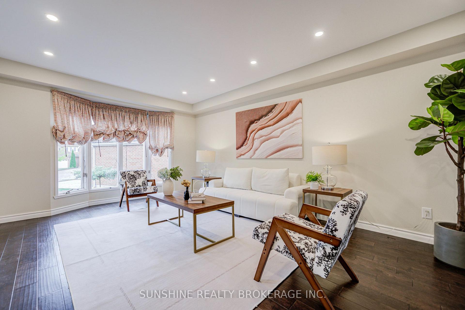 Photo 6 of 23 Parsborough Court, Scarborough, Rouge — HOMEH
