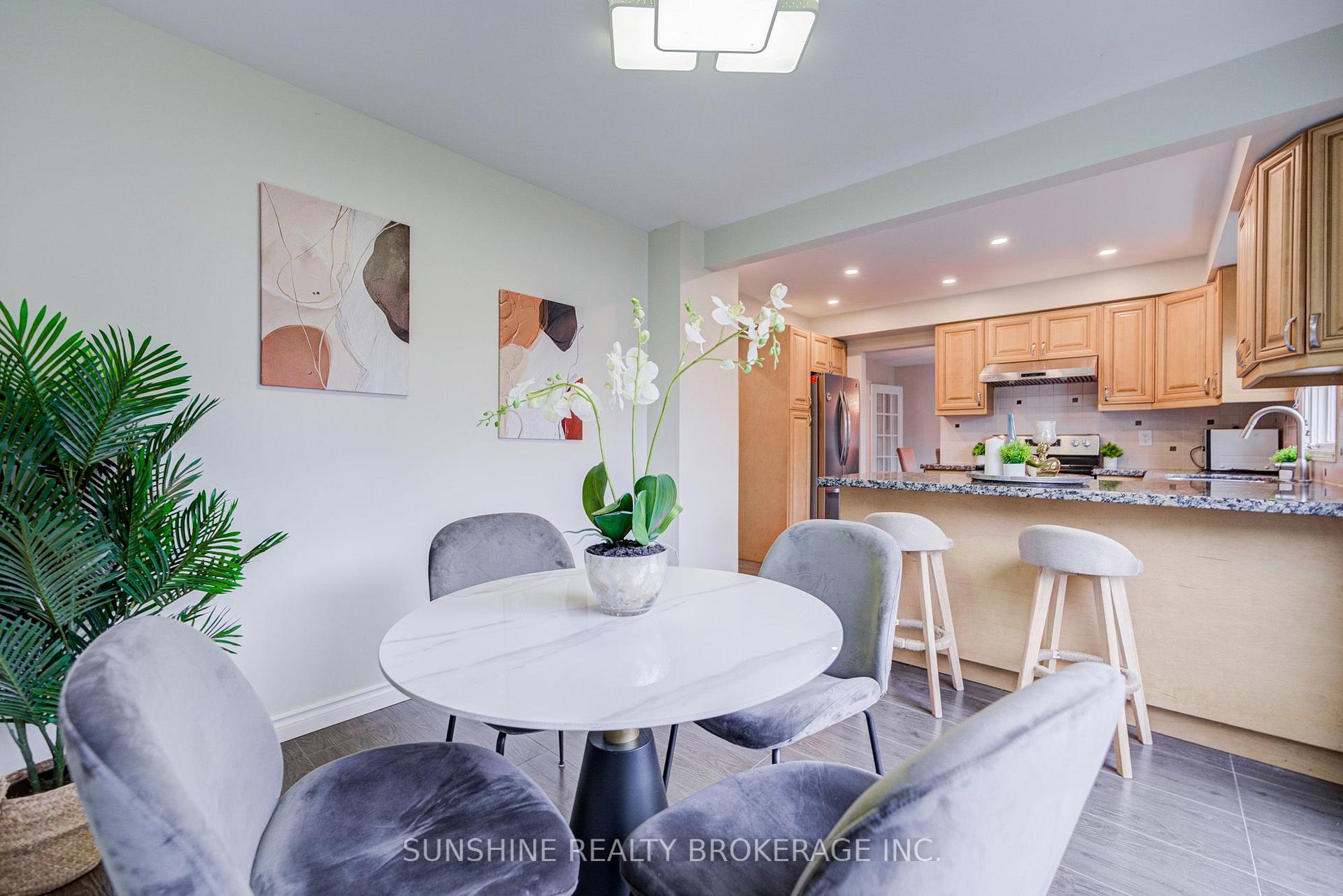 Photo 11 of 23 Parsborough Court, Scarborough, Rouge — HOMEH