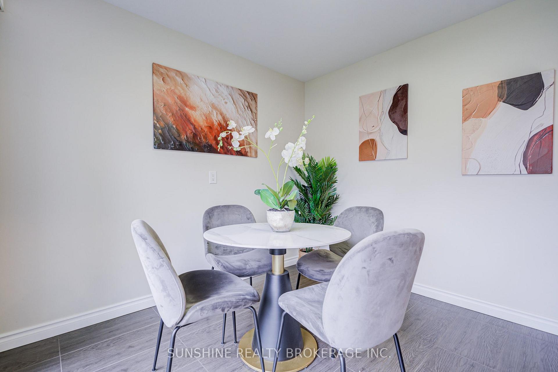 Photo 12 of 23 Parsborough Court, Scarborough, Rouge — HOMEH
