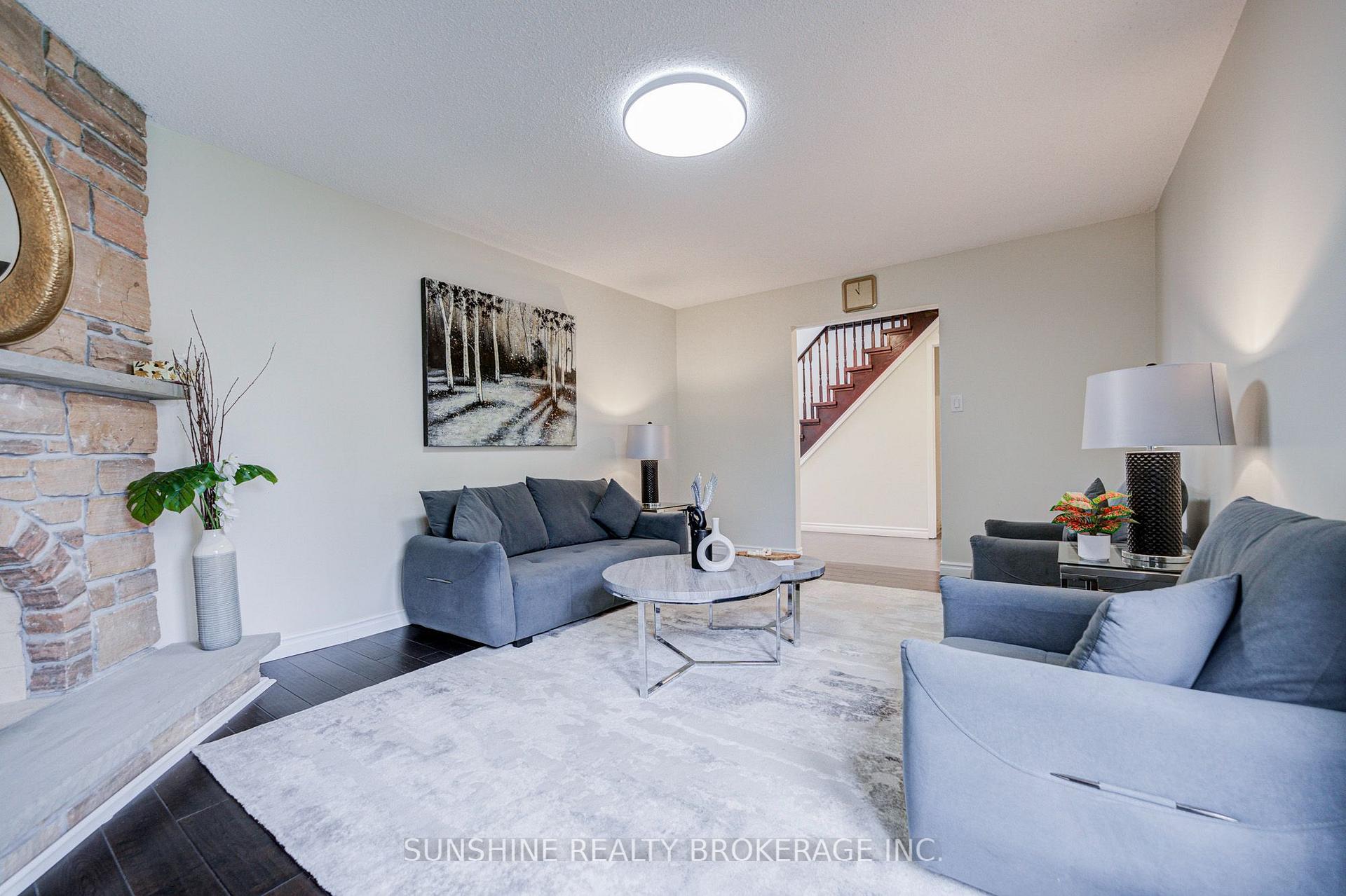 Photo 15 of 23 Parsborough Court, Scarborough, Rouge — HOMEH