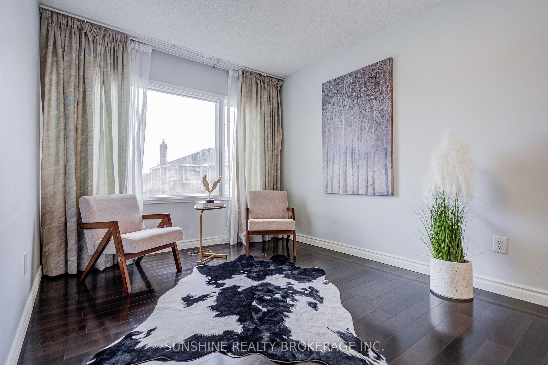 Photo 21 of 23 Parsborough Court, Scarborough, Rouge — HOMEH