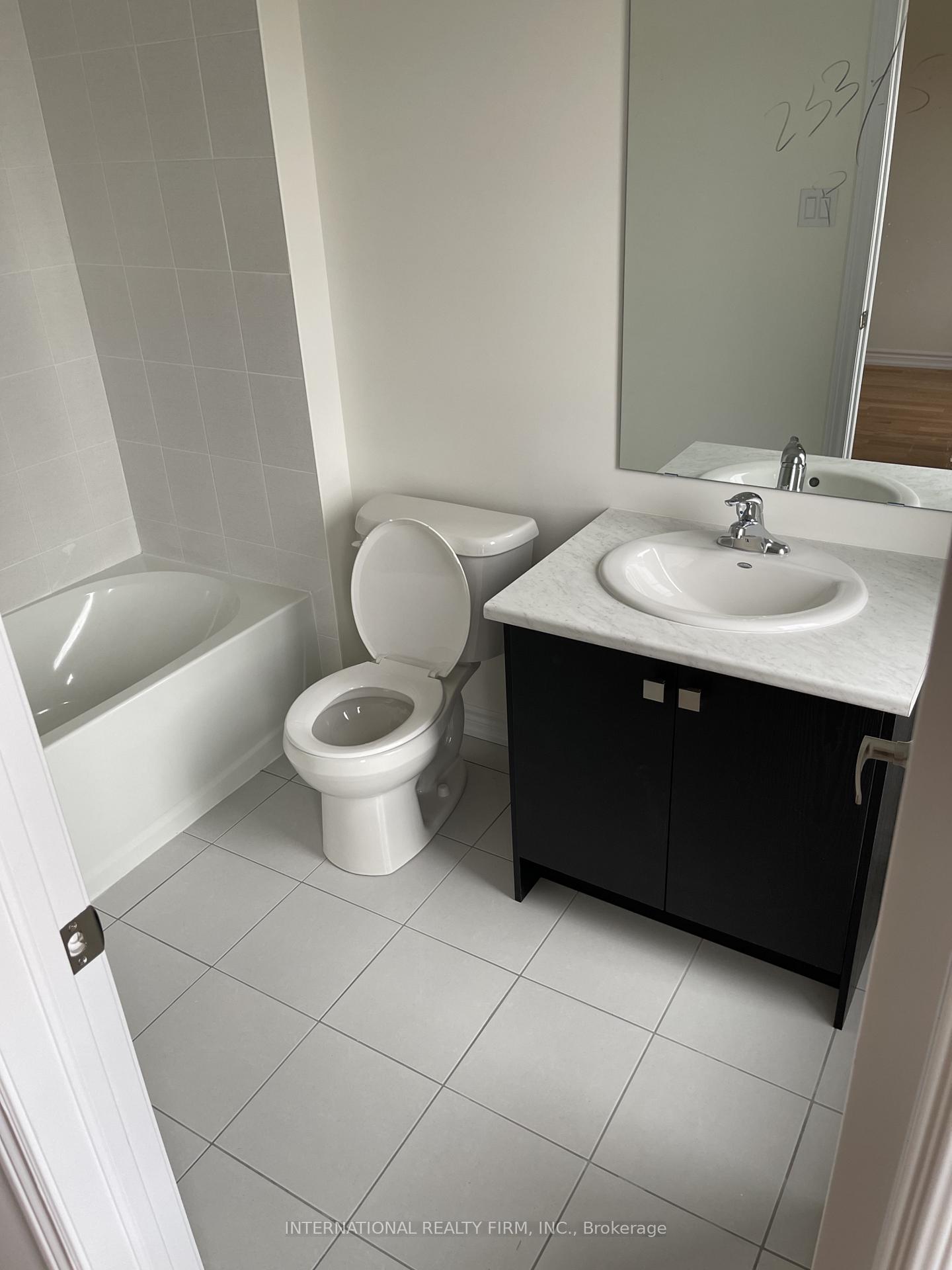 Photo 24 of 103 Nottingham Road, Barrie, Rural Barrie Southeast — HOMEH