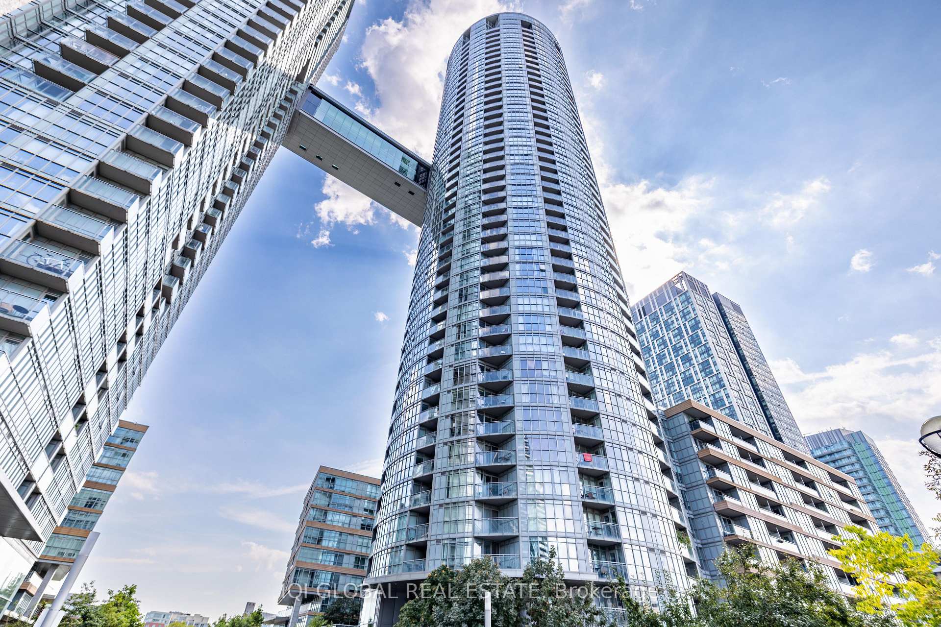 Photo 1 of Unit 1025, 21 Iceboat Terrace, Toronto, Waterfront Communities — HOMEH