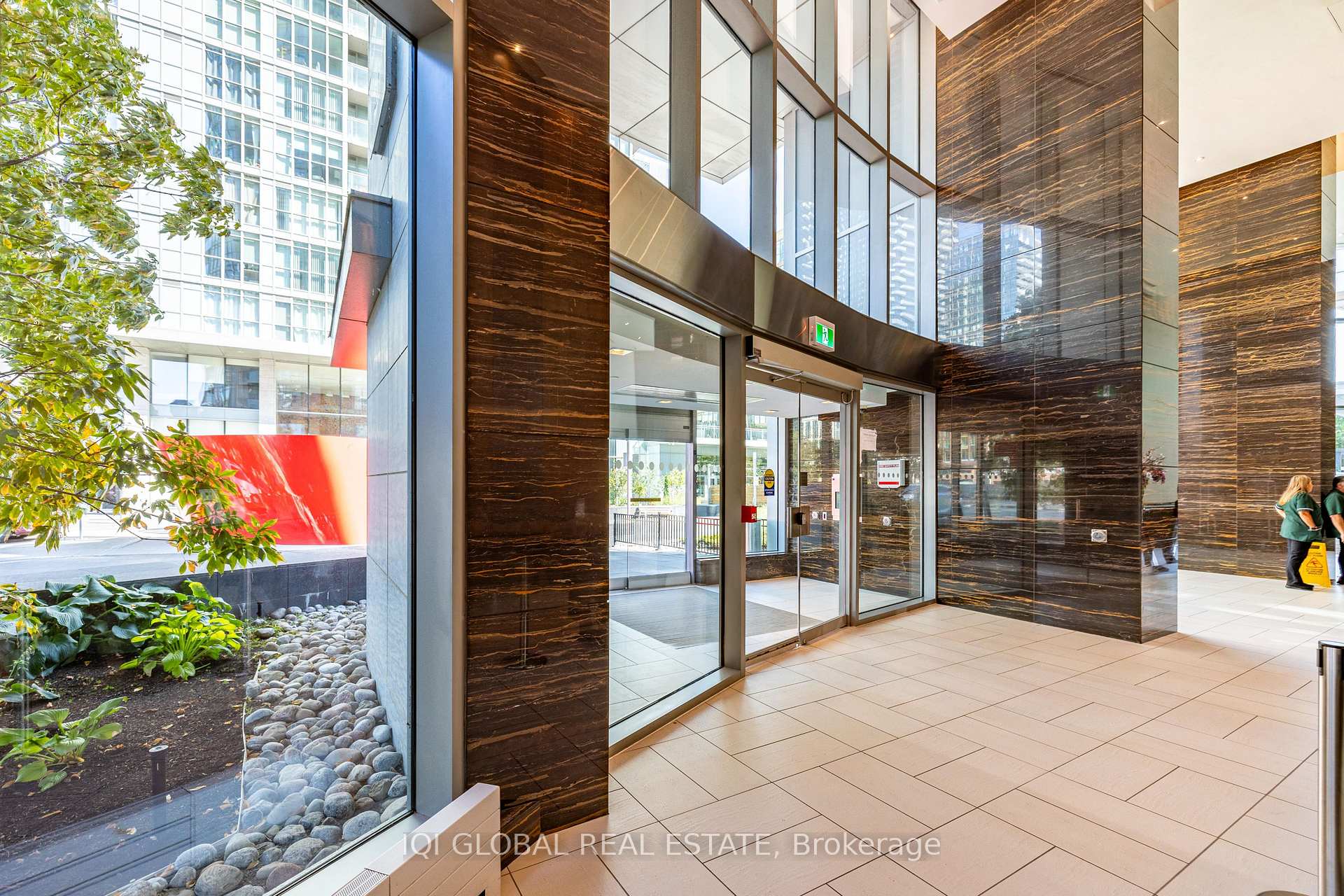 Photo 3 of Unit 1025, 21 Iceboat Terrace, Toronto, Waterfront Communities — HOMEH