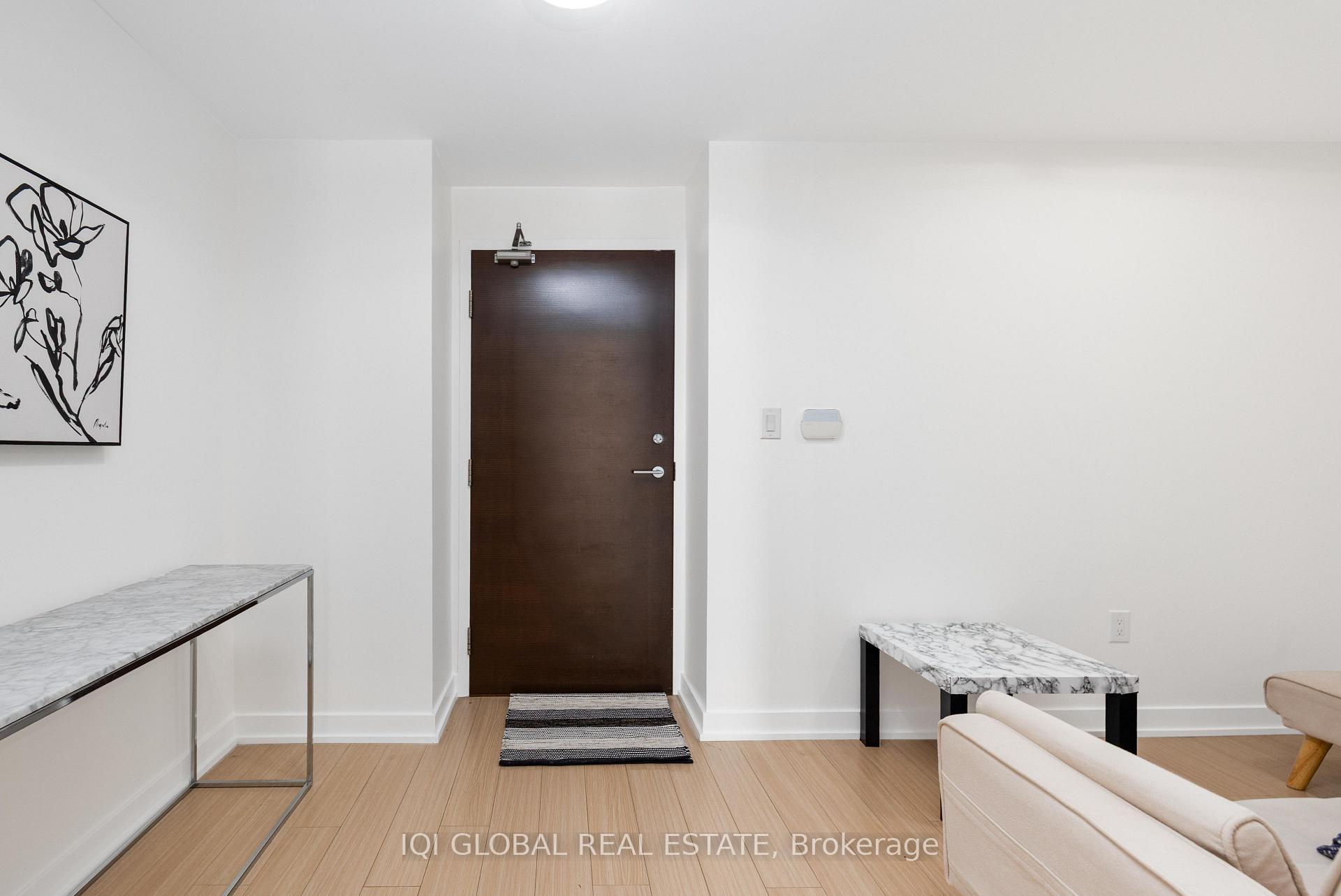 Photo 8 of Unit 1025, 21 Iceboat Terrace, Toronto, Waterfront Communities — HOMEH