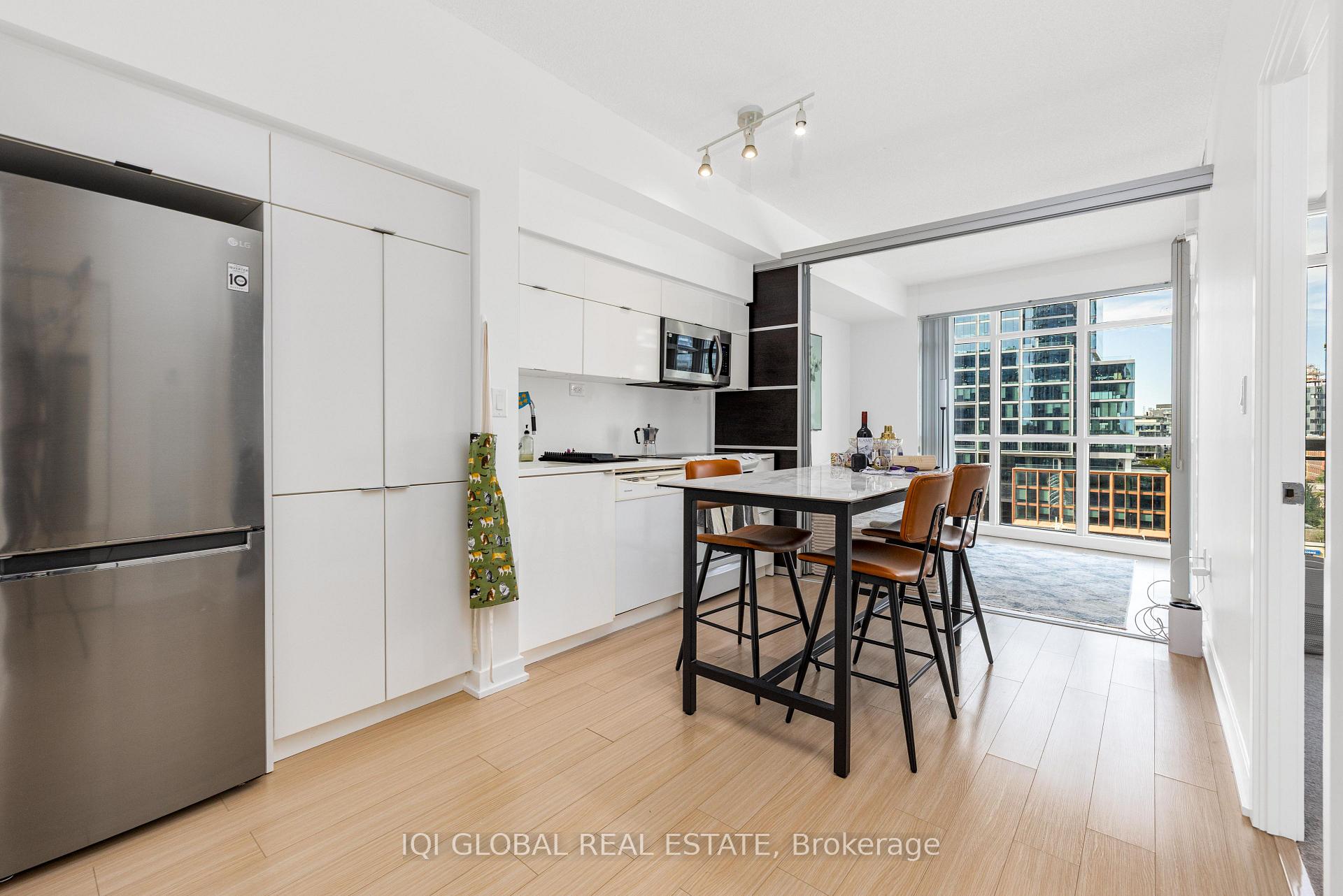 Photo 14 of Unit 1025, 21 Iceboat Terrace, Toronto, Waterfront Communities — HOMEH