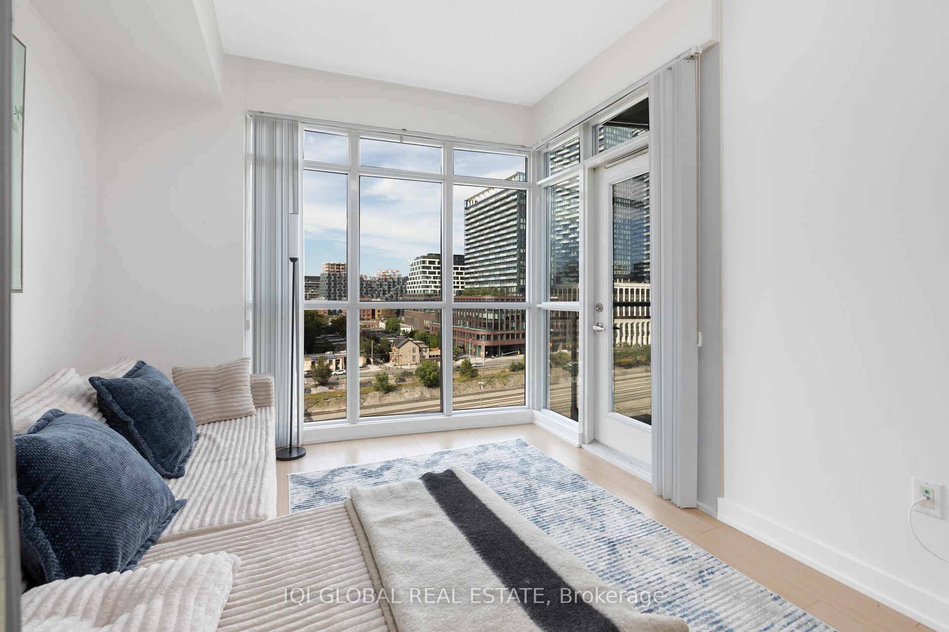 Photo 18 of Unit 1025, 21 Iceboat Terrace, Toronto, Waterfront Communities — HOMEH