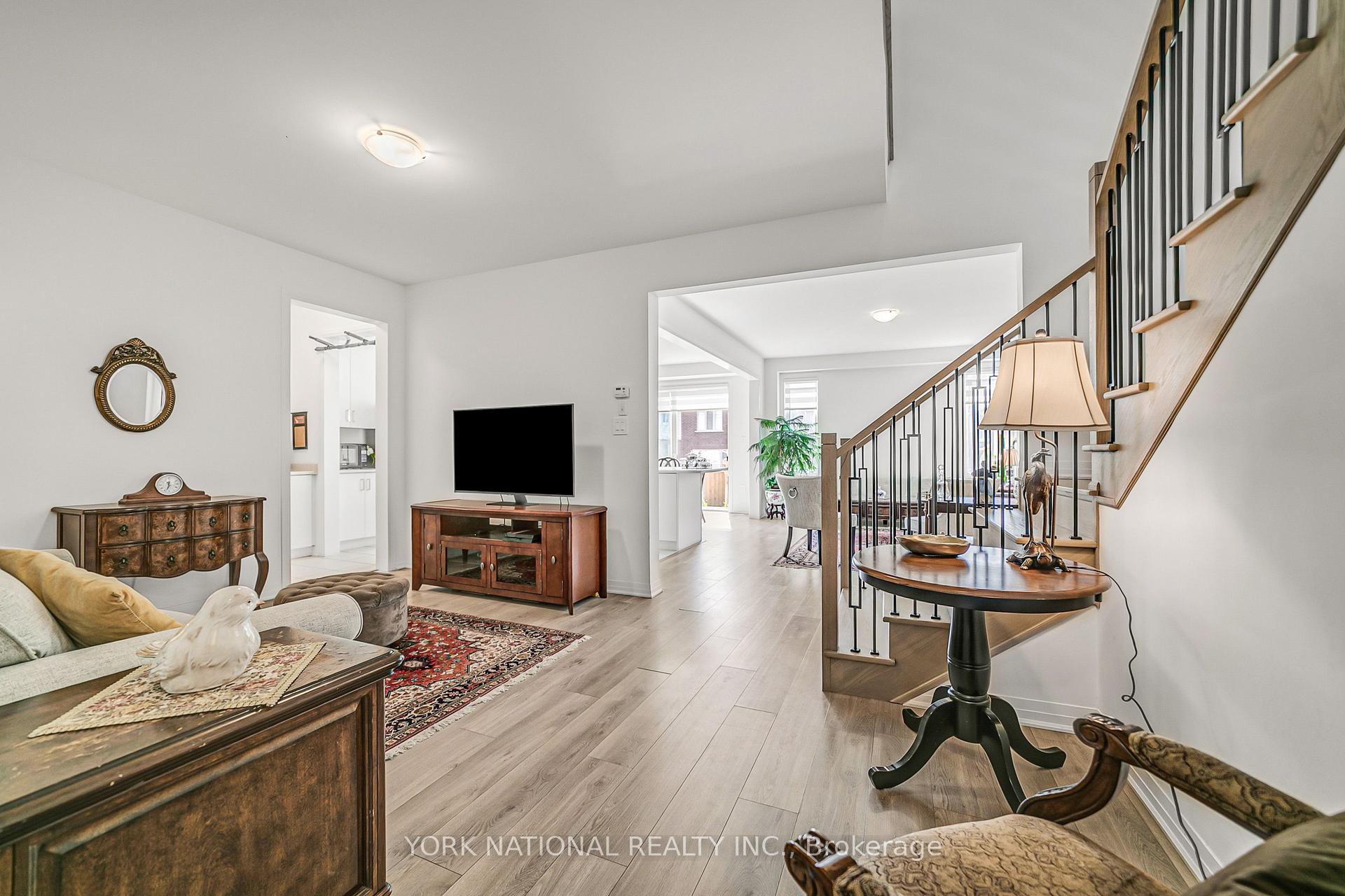 Photo 5 of 32 Copperhill Heights E, Barrie, Rural Barrie Southeast — HOMEH